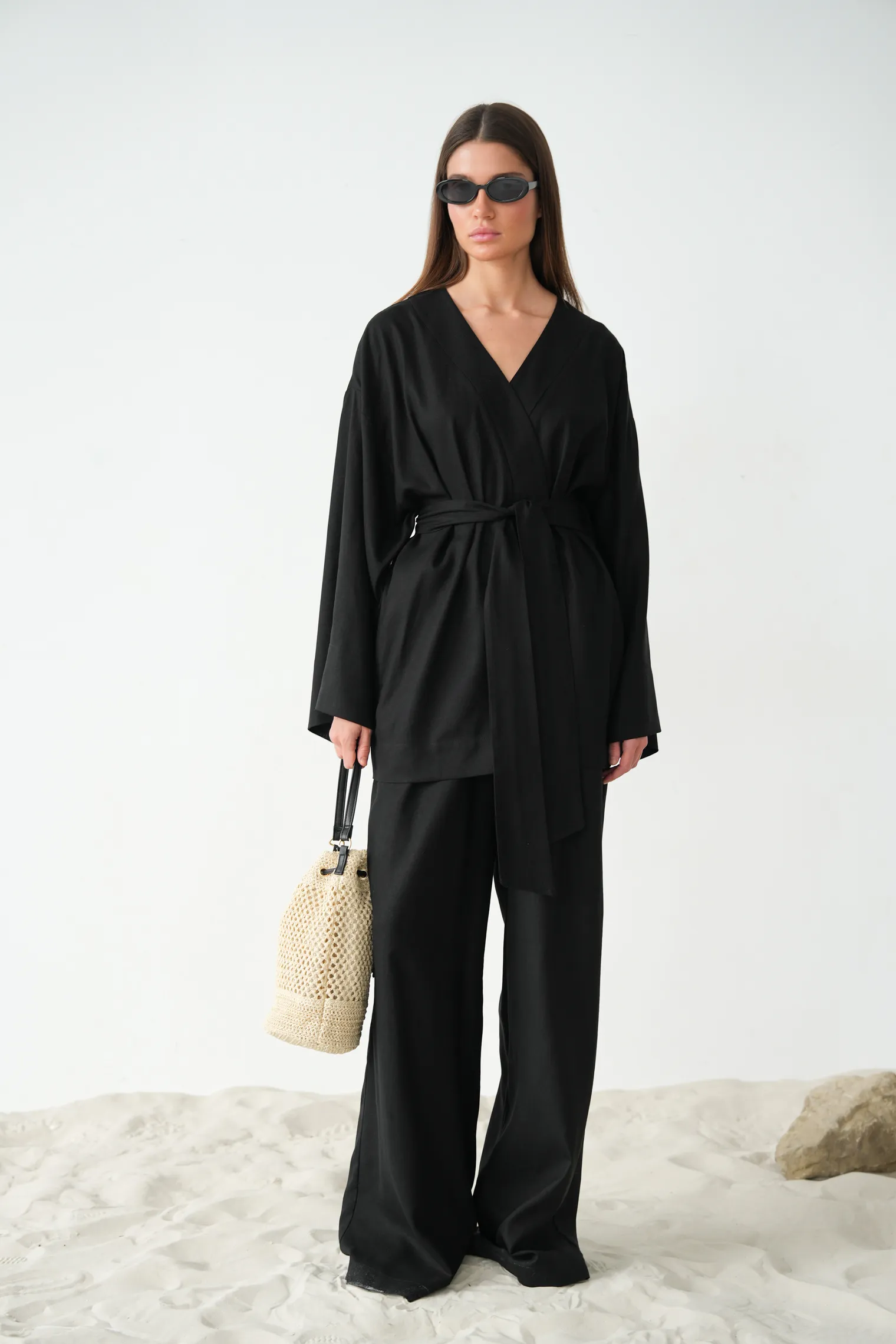 Кимоно с поясом чёрного цвета фото 6