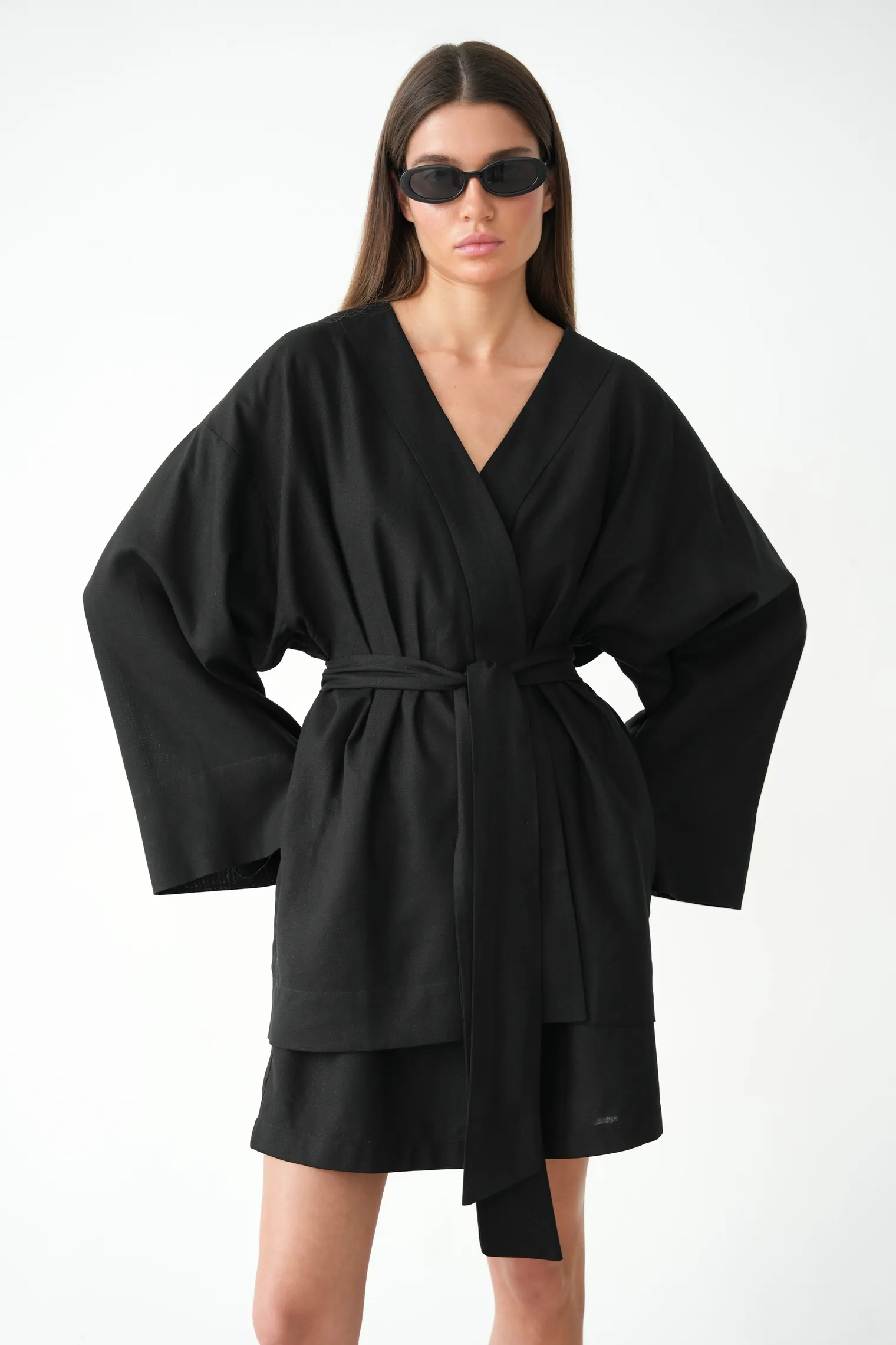 Кимоно с поясом чёрного цвета фото 1