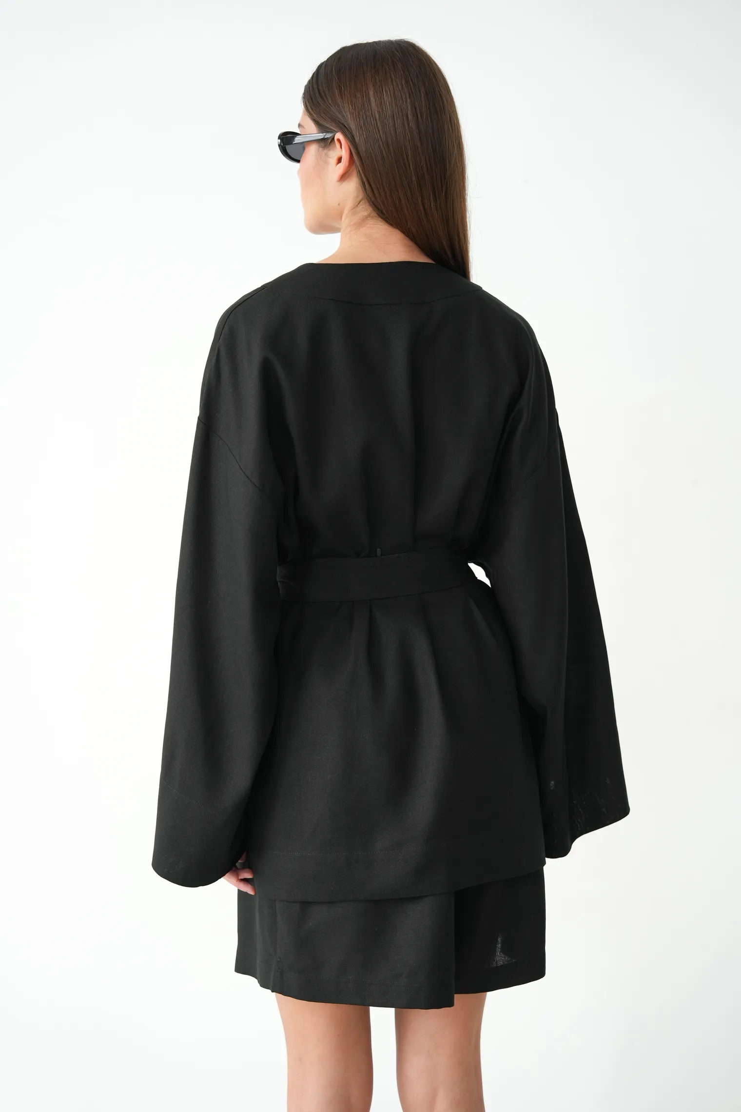 Кимоно с поясом чёрного цвета фото 4