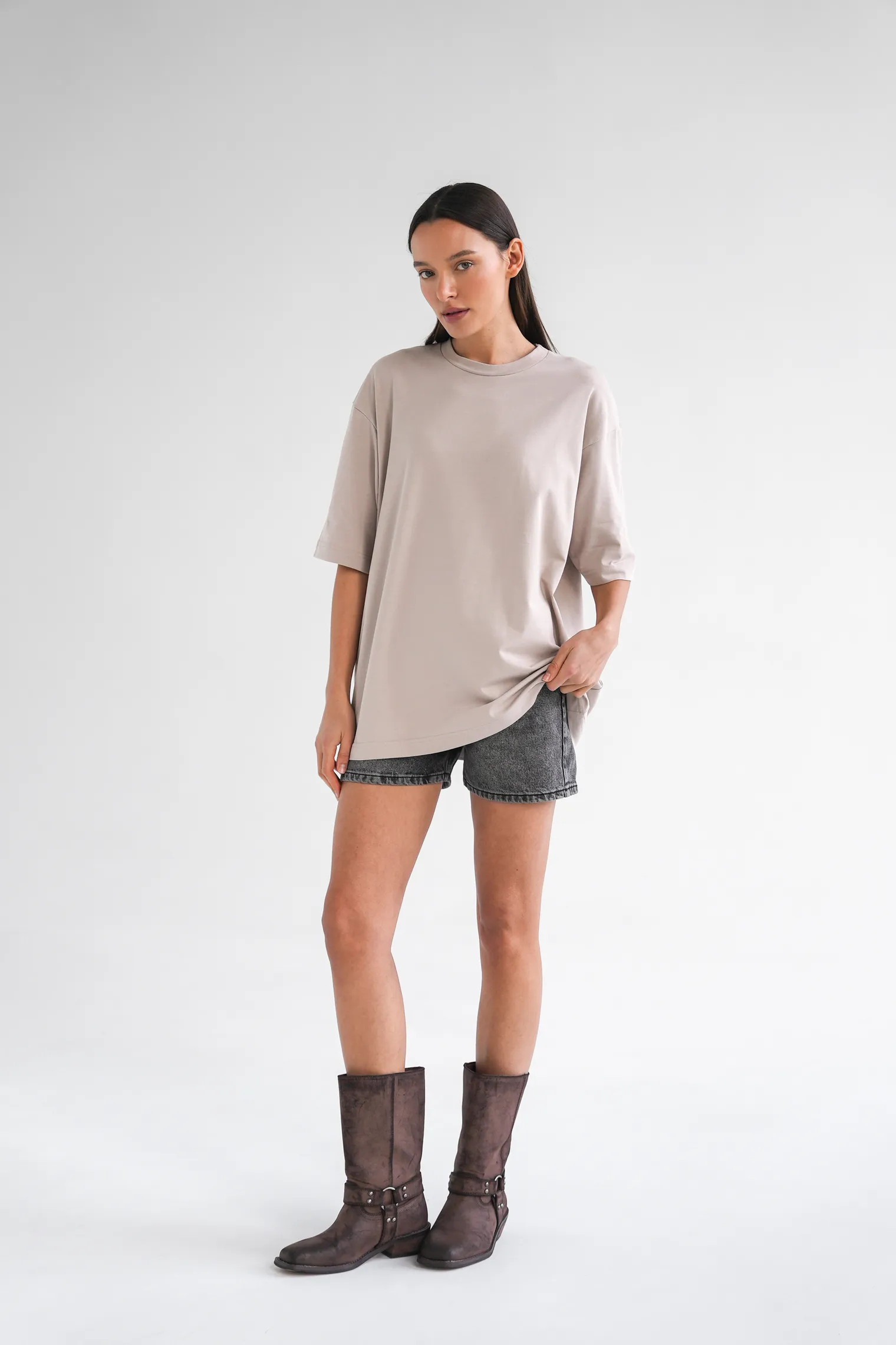 Футболка свободного кроя бежевого цвета фото 7
