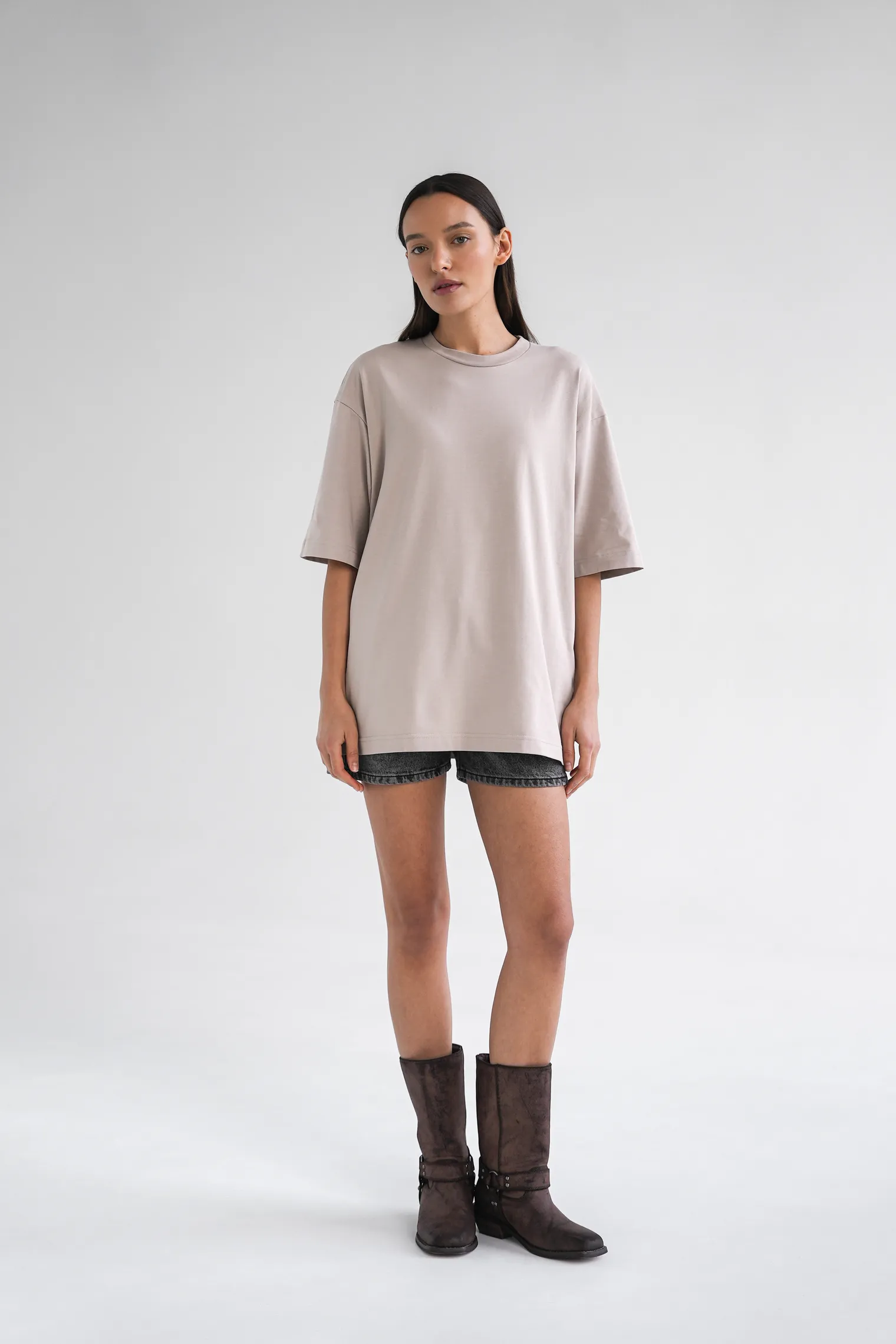 Футболка свободного кроя бежевого цвета фото 3