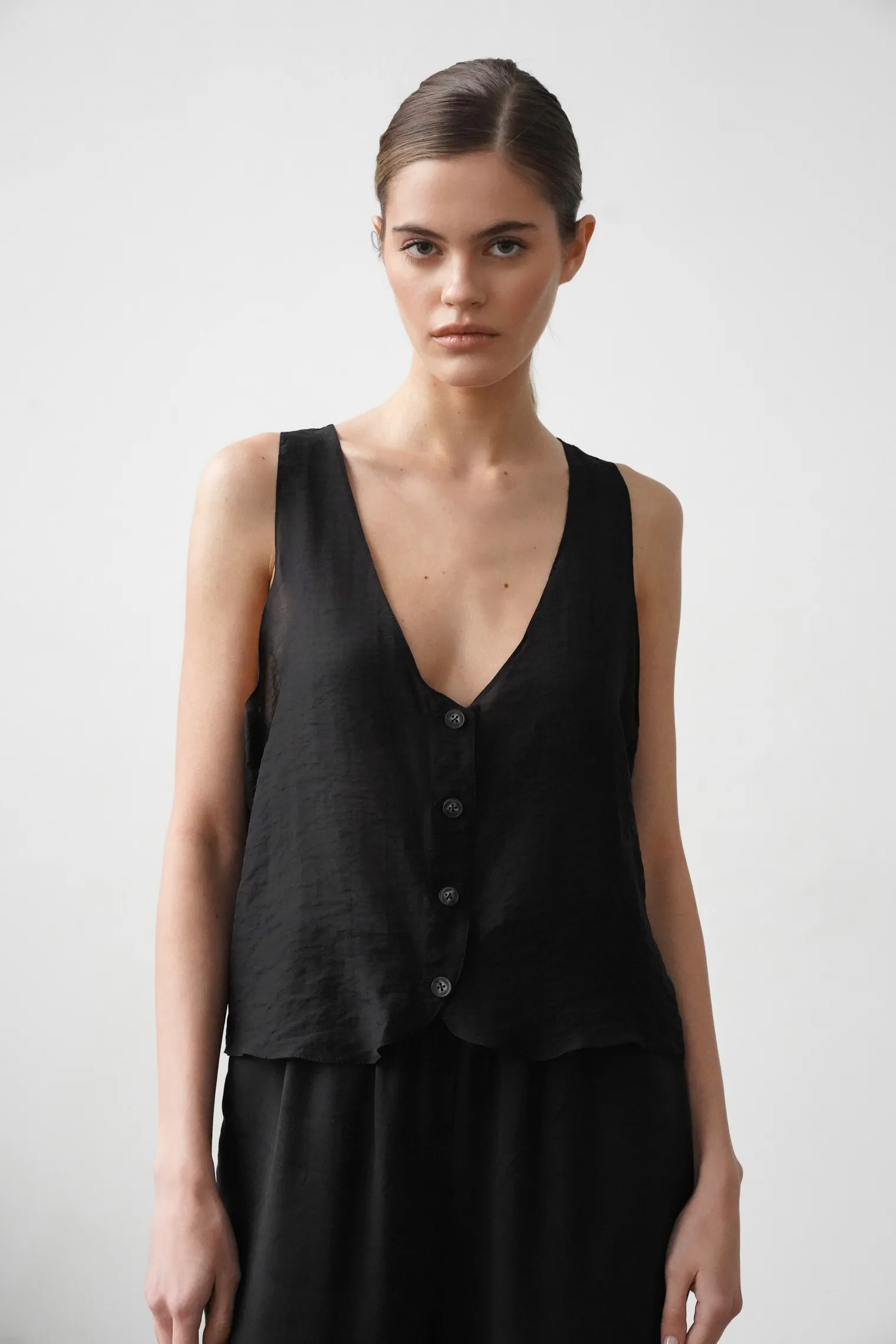 Жилет из прозрачной ткани чёрного цвета фото 6
