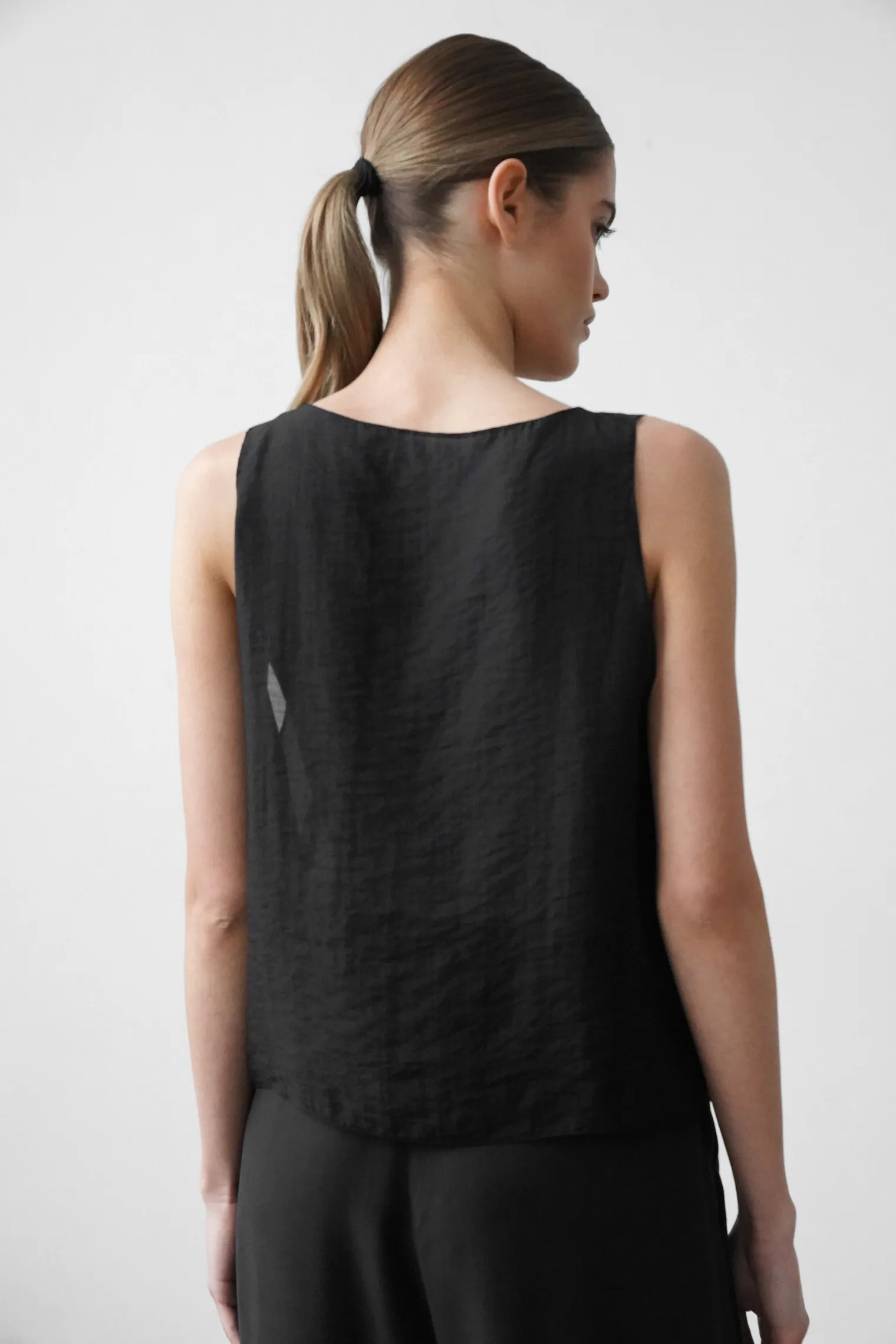 Жилет из прозрачной ткани чёрного цвета фото 4