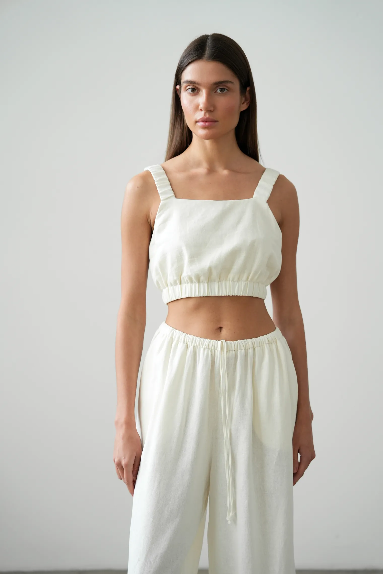 Топ на бретелях цвета тофу фото 7