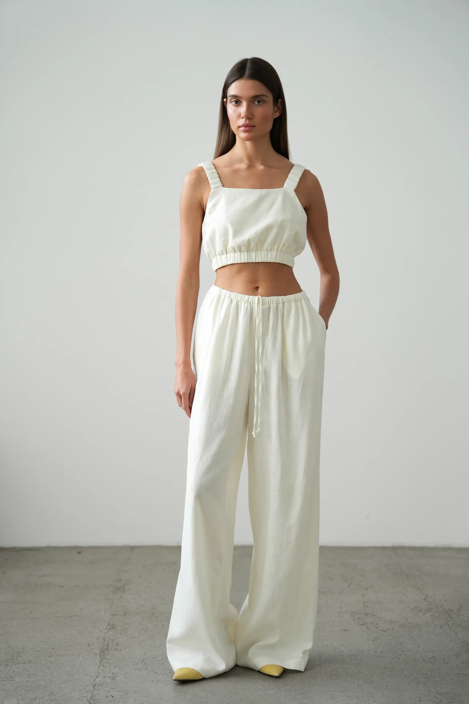 Топ на бретелях цвета тофу фото 3