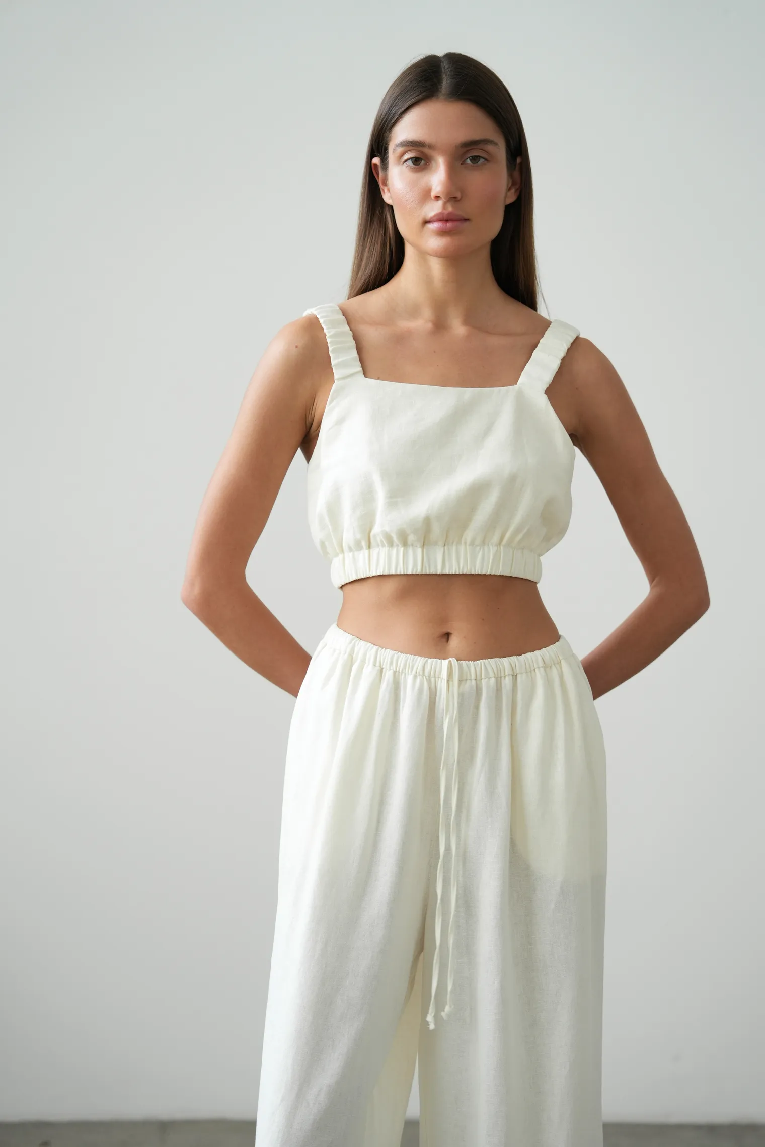 Топ на бретелях цвета тофу фото 5