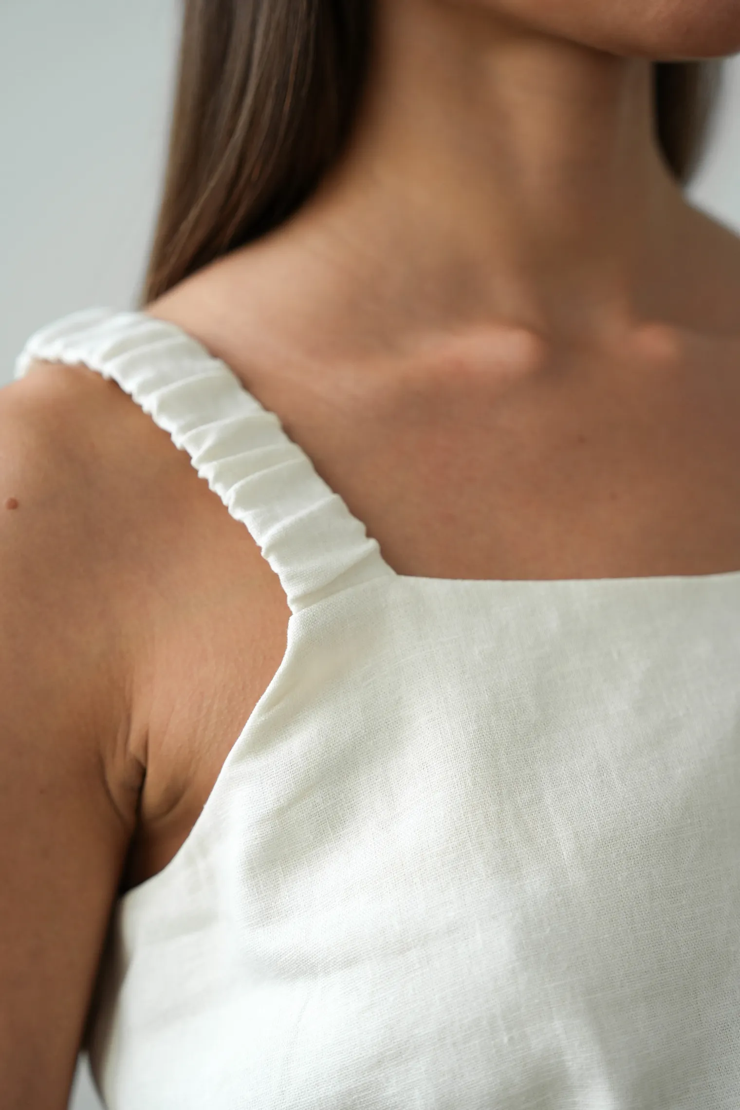 Топ на бретелях цвета тофу фото 2