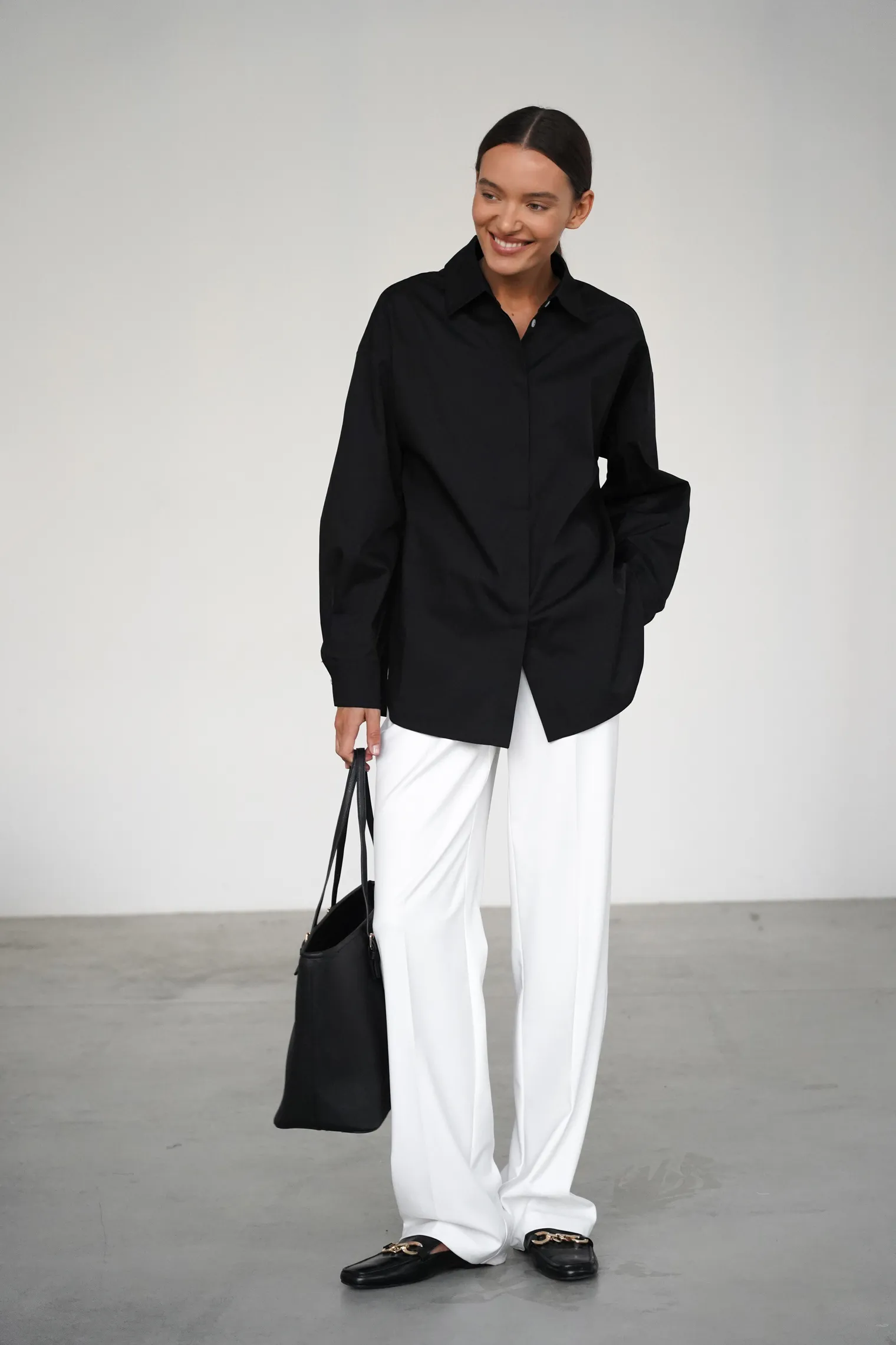 Рубашка свободного кроя чёрного цвета фото 1