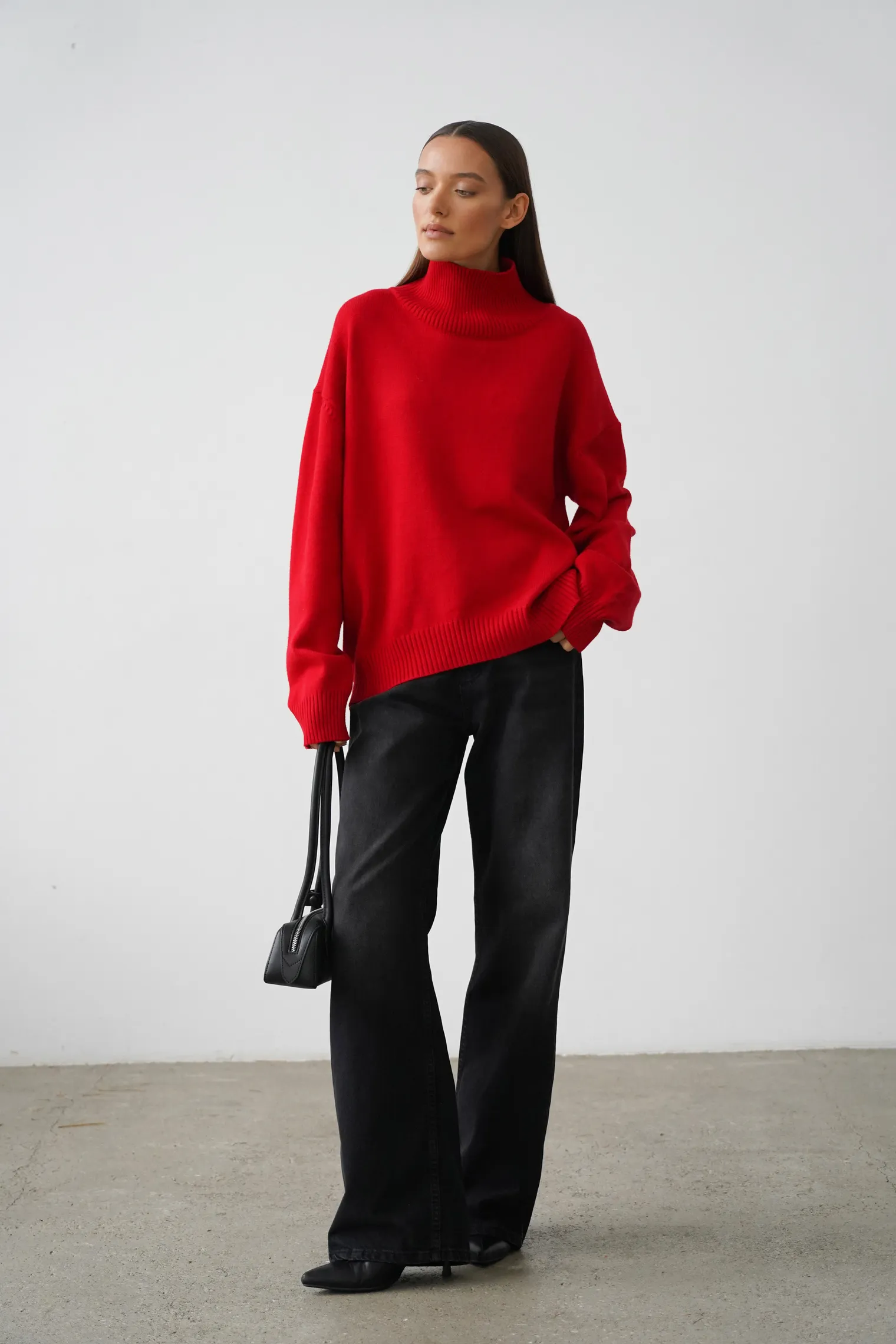 Джинсы широкого кроя с завышенной талией цвета чёрная варка фото 1