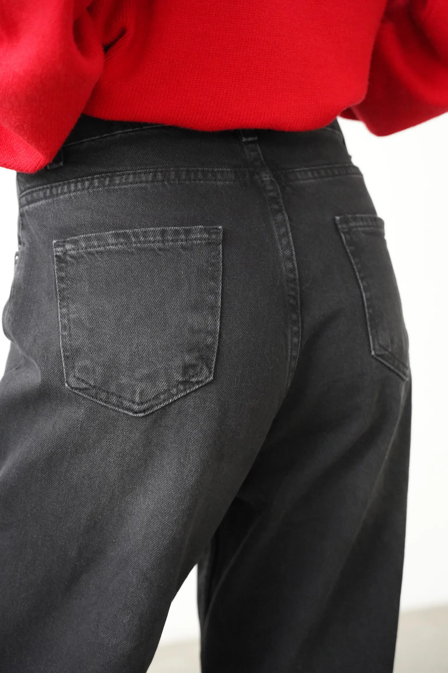 Джинсы широкого кроя с завышенной талией цвета чёрная варка фото 2