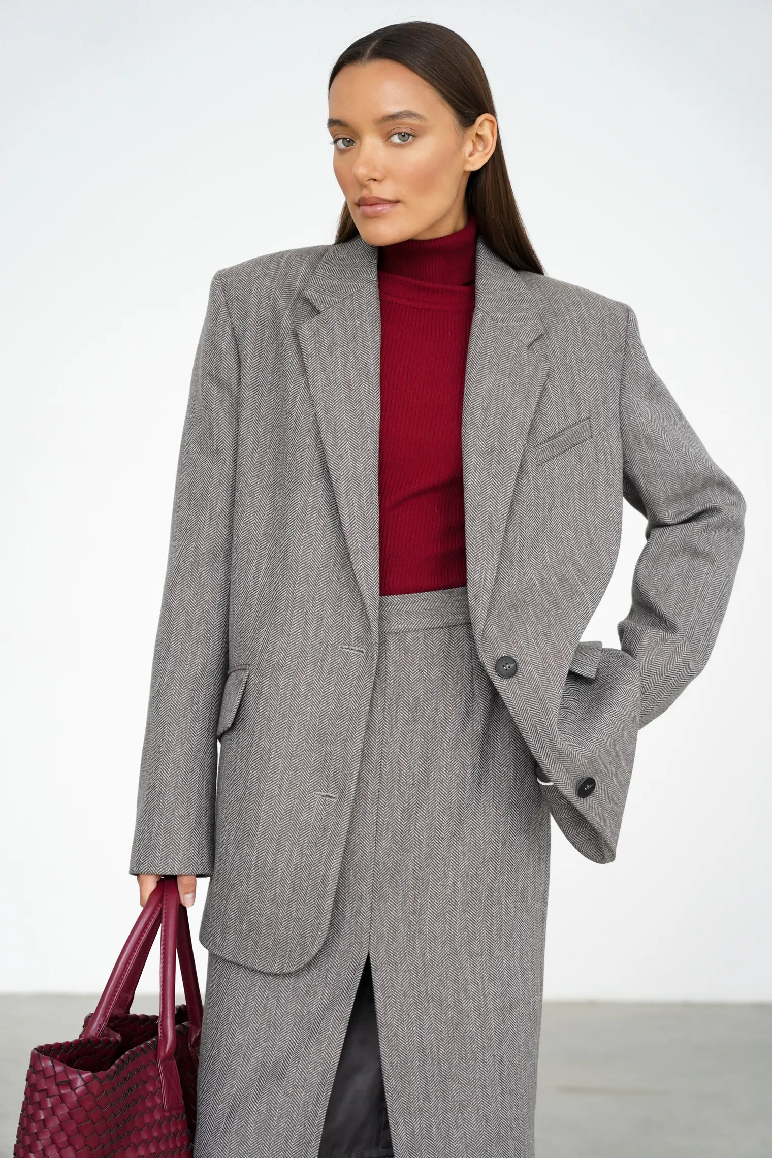 Однобортный жакет свободного кроя с карманами цвета коричневый/серый в ёлочку фото 1