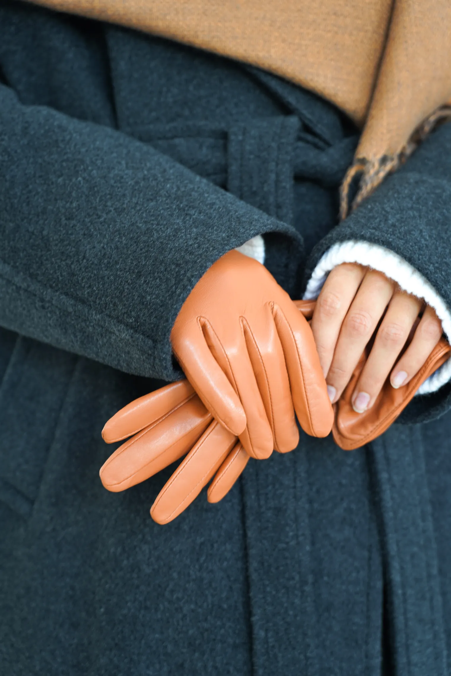 Перчатки из кожи карамельного цвета фото 4