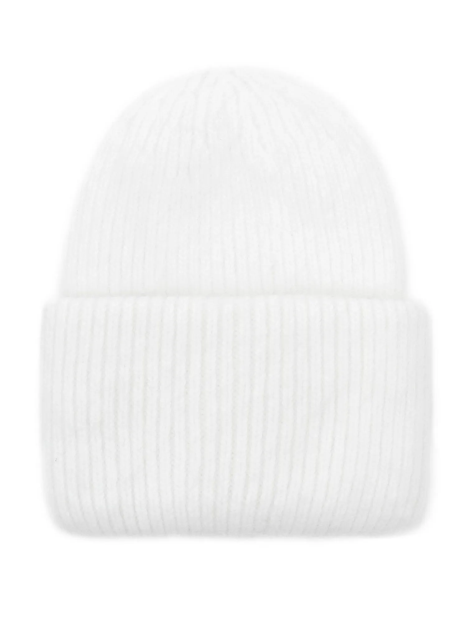 Шапка из ангоры белого цвета фото 1