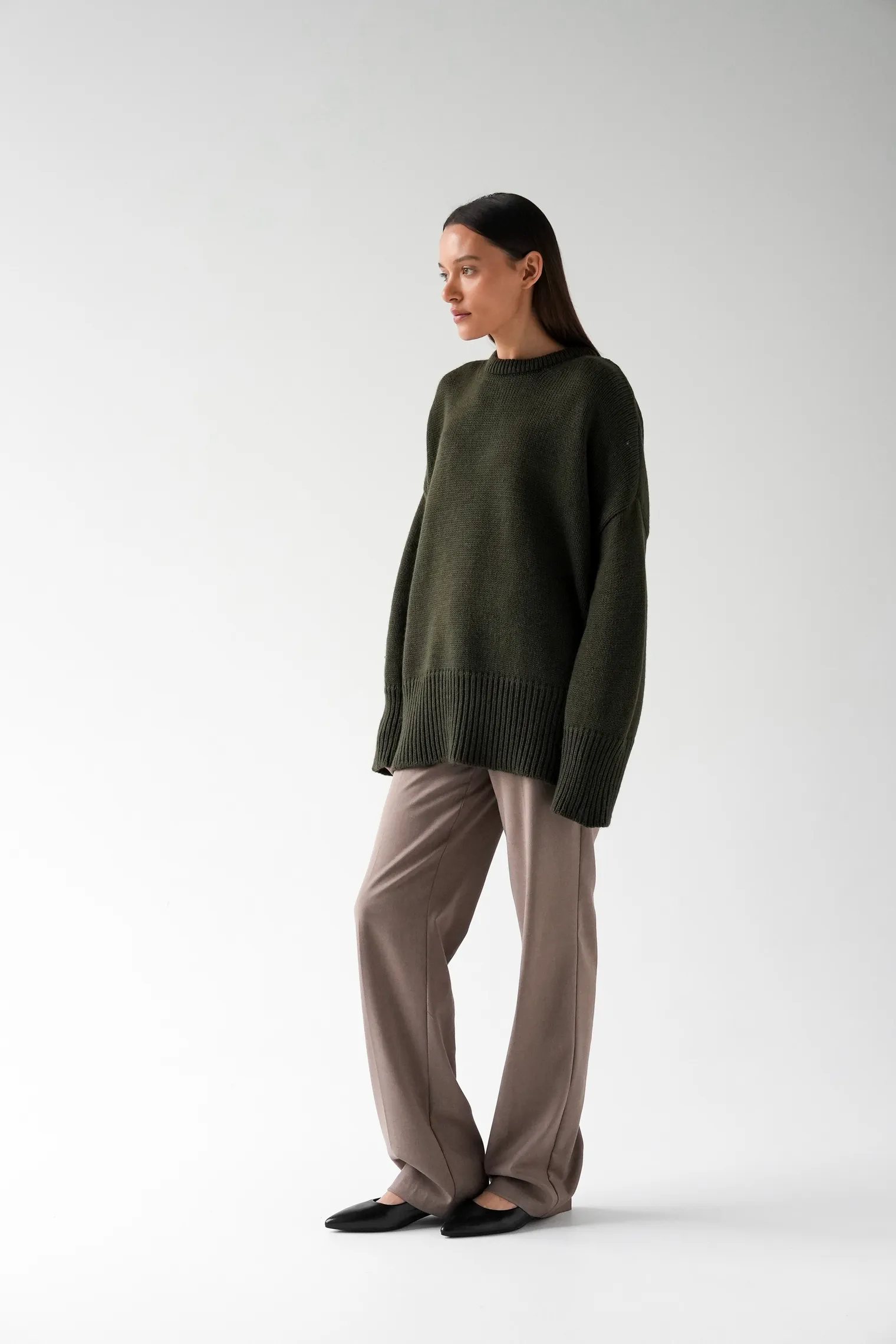 Джемпер крупной вязки с низким воротником цвета хаки фото 10