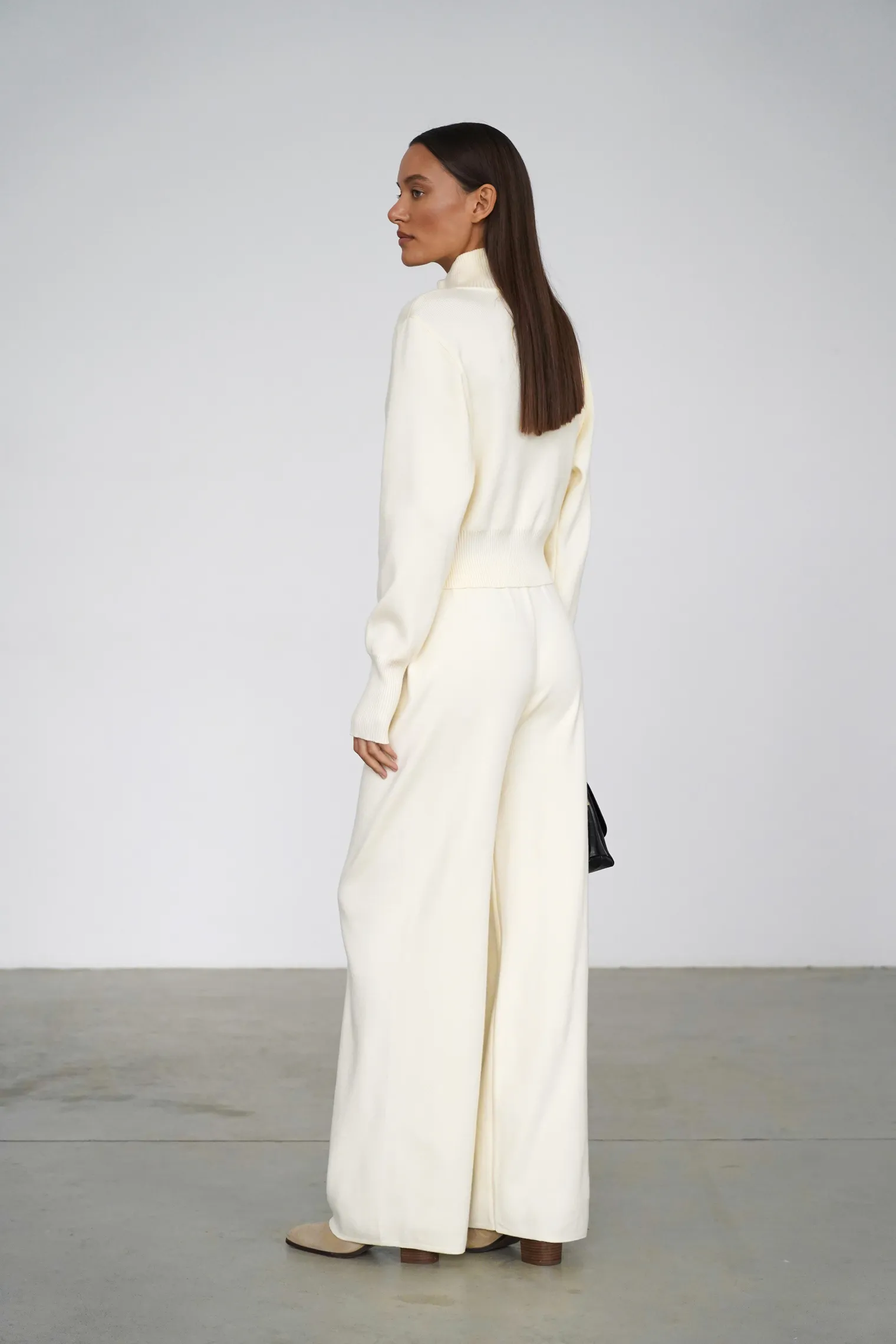 Костюм трикотажный: кардиган, брюки цвета тофу фото 4