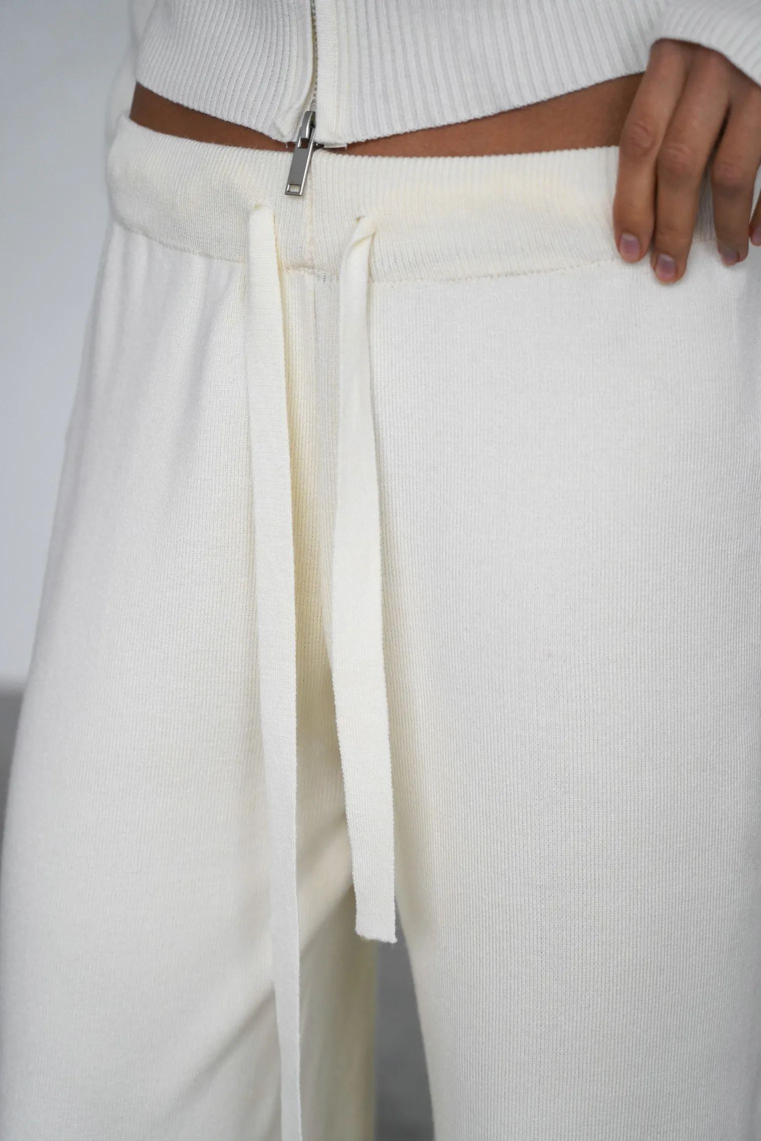 Костюм трикотажный: кардиган, брюки цвета тофу фото 5