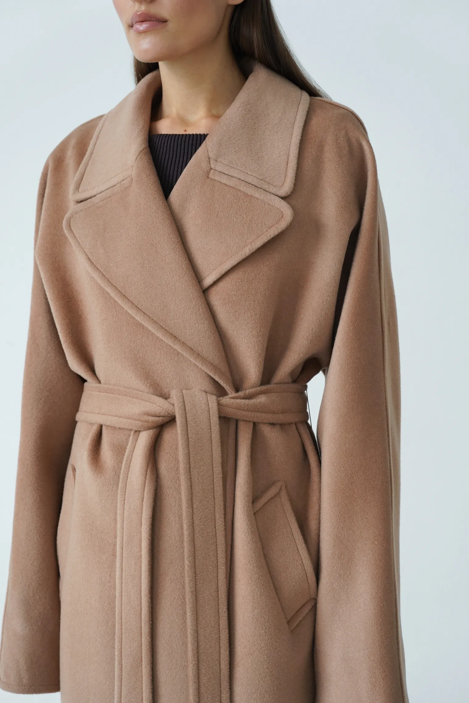 Пальто-халат с цельнокройным рукавом миндального цвета фото 2