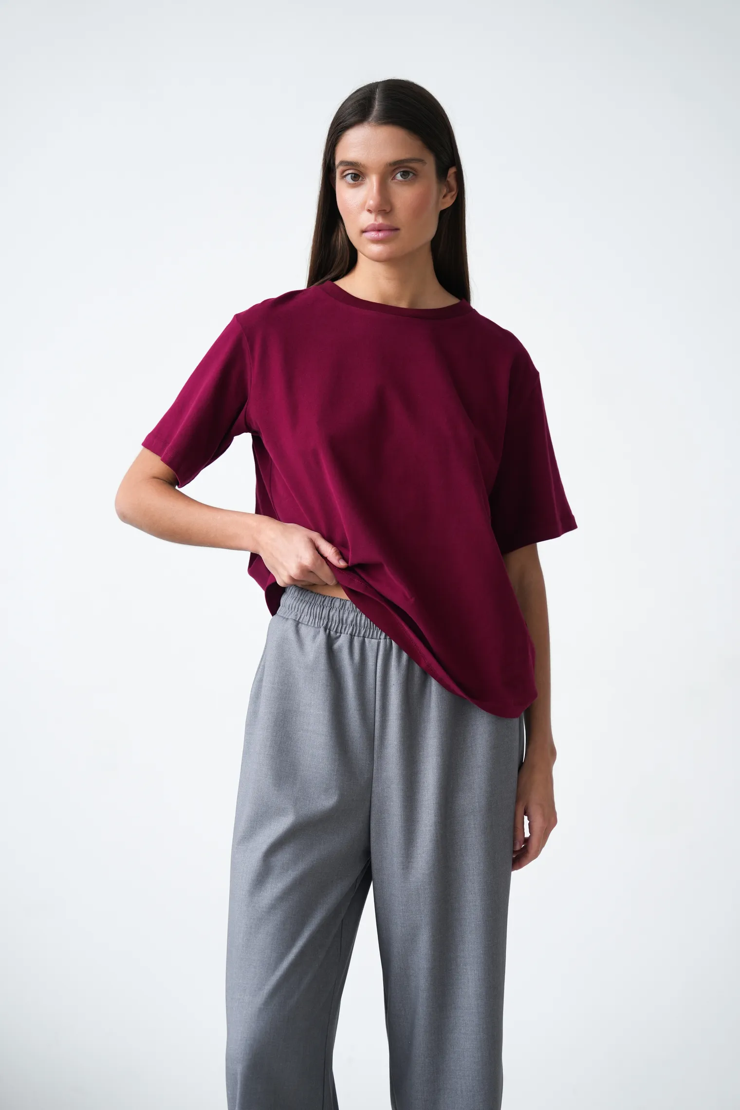 Брюки прямого кроя с карманами серого цвета фото 5