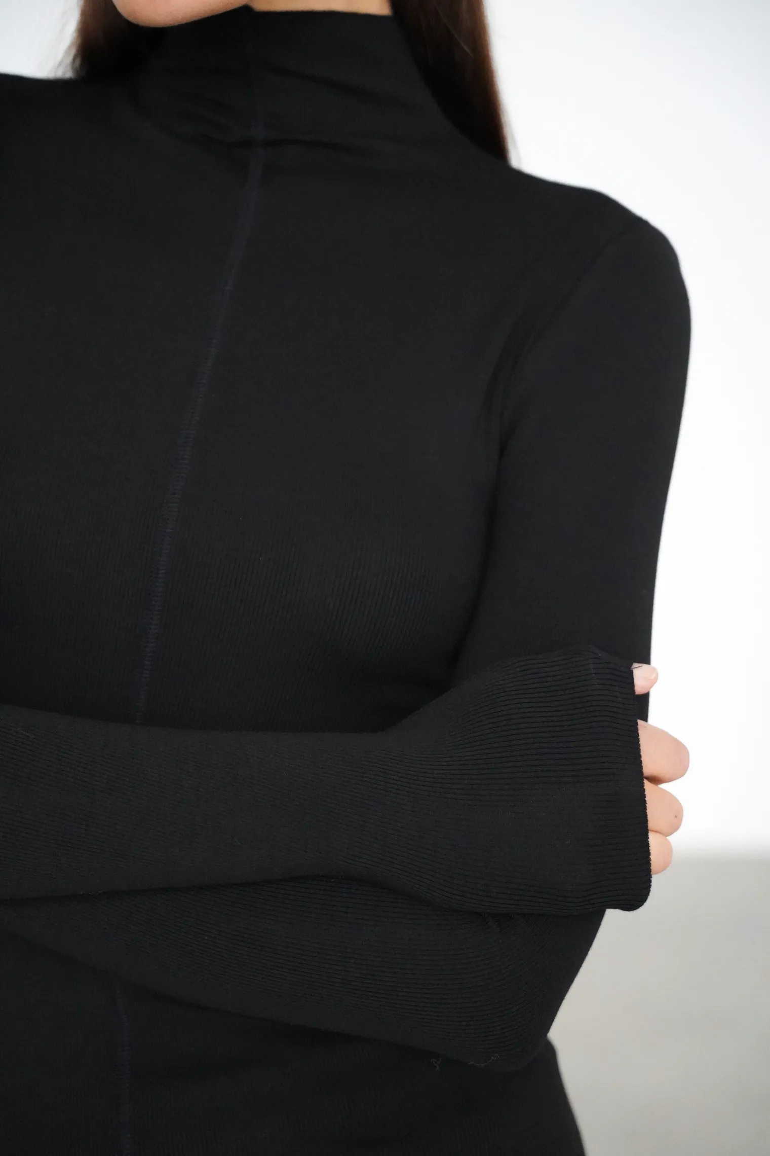 Водолазка в рубчик чёрного цвета фото 5