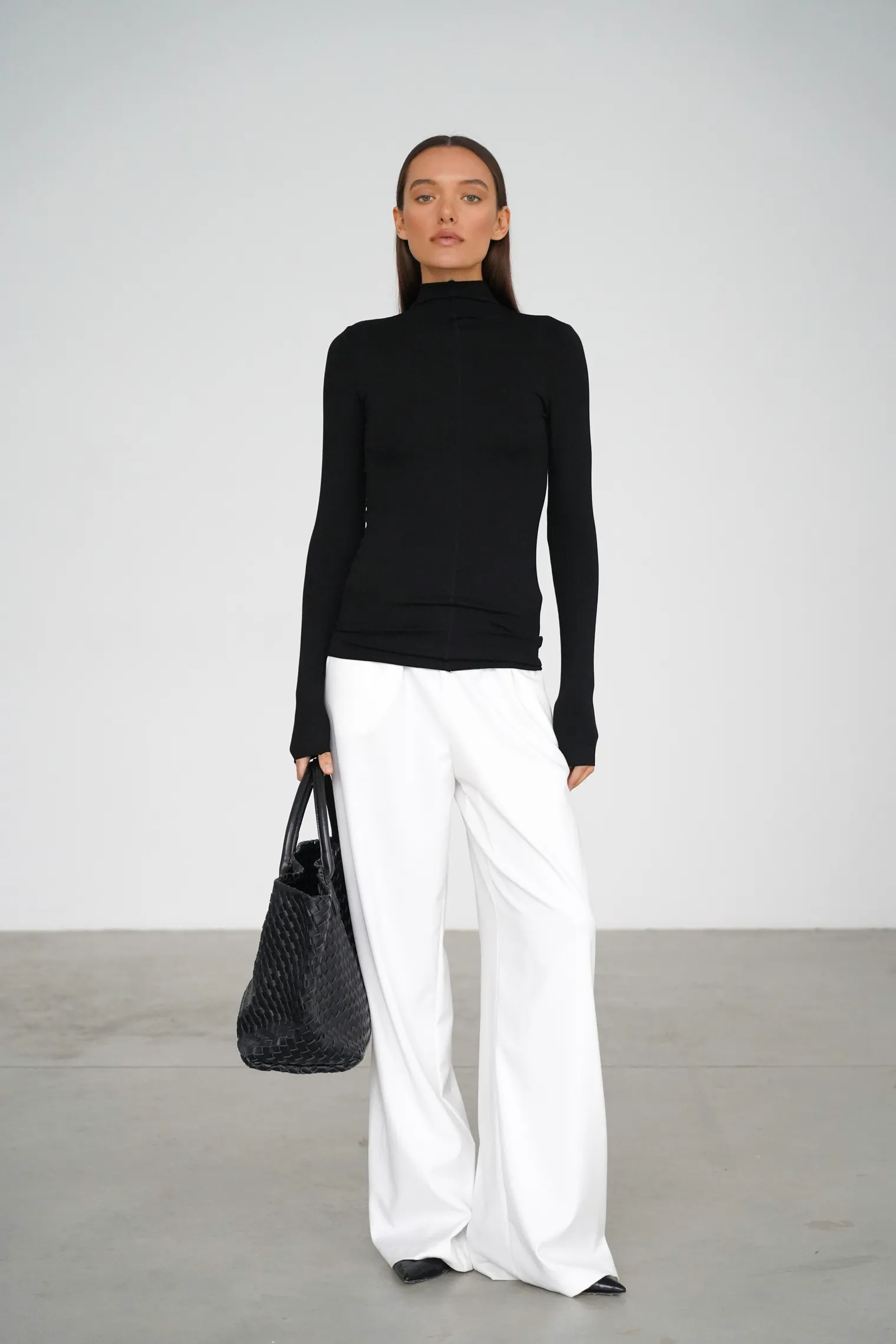 Водолазка в рубчик чёрного цвета фото 3