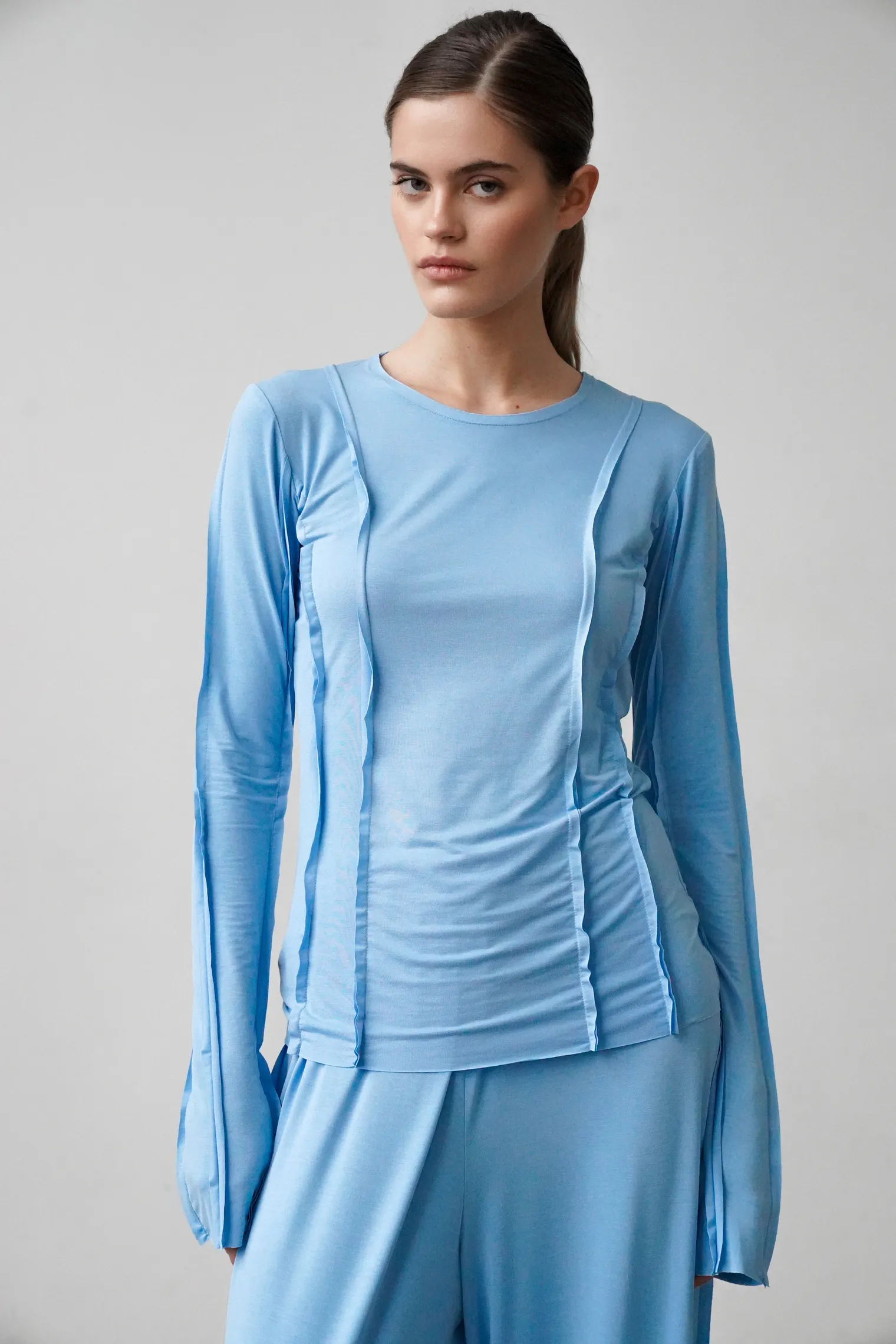 Лонгслив с удлинённым рукавом небесного цвета фото 6