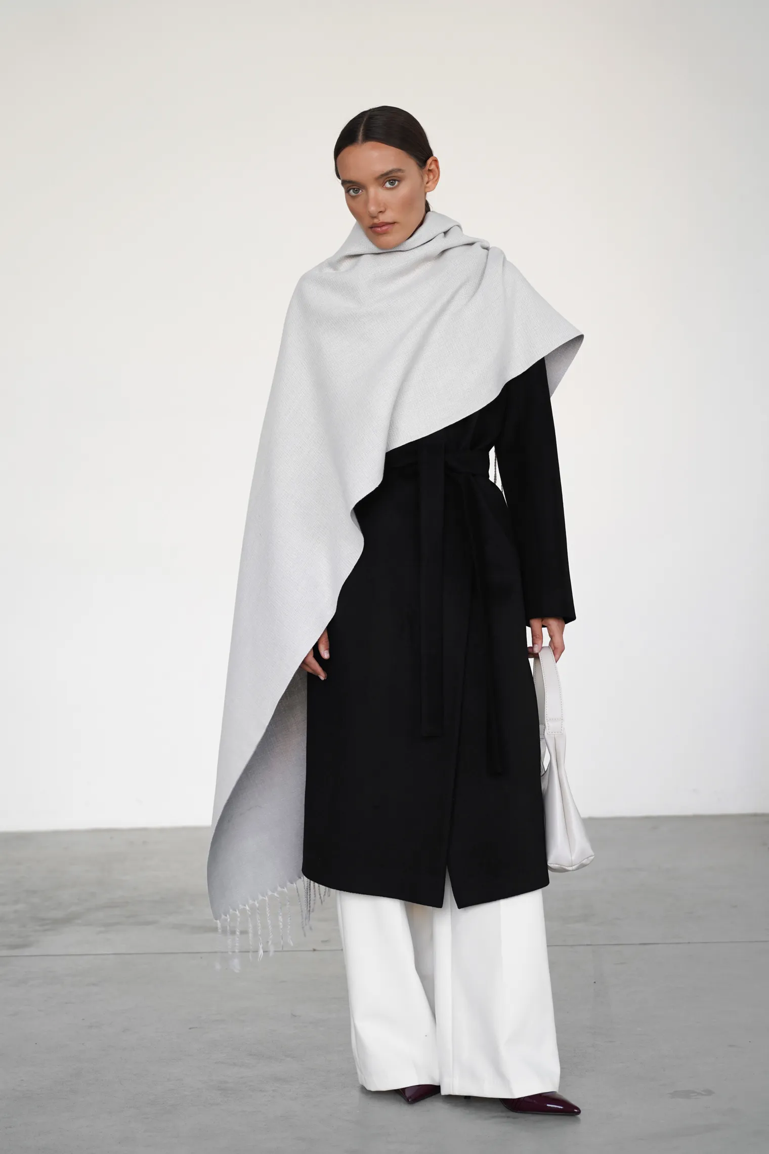 Палантин однотонный из вискозы цвета капучино фото 4