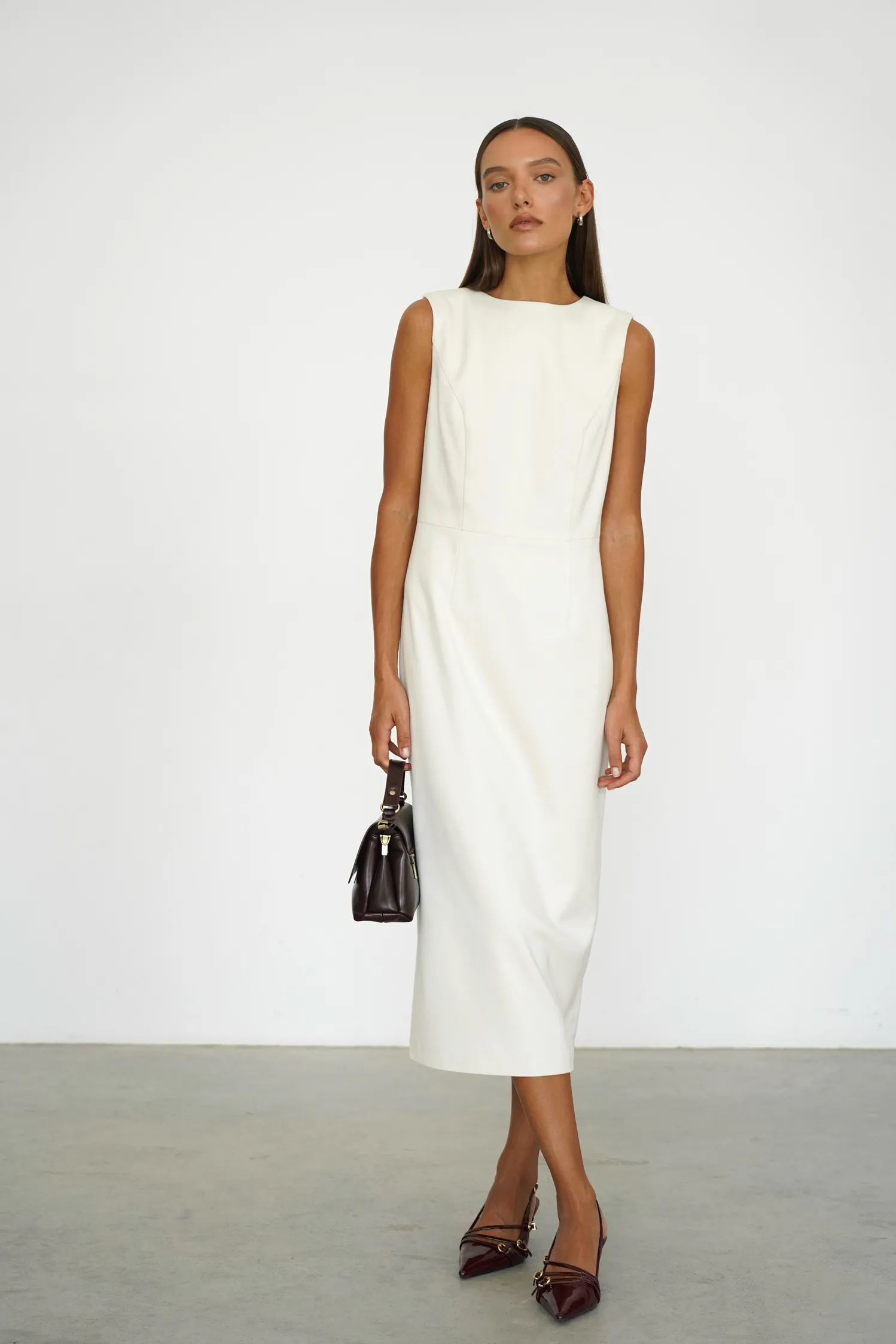 Платье миди без рукавов цвета тофу фото 1