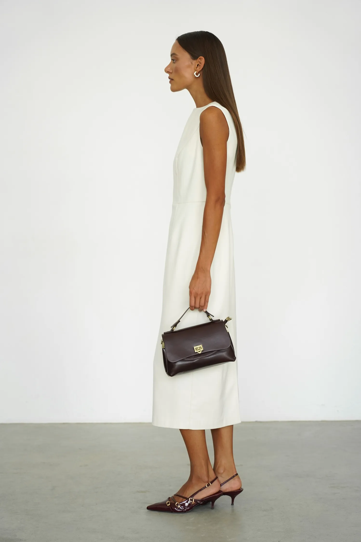 Платье миди без рукавов цвета тофу фото 7