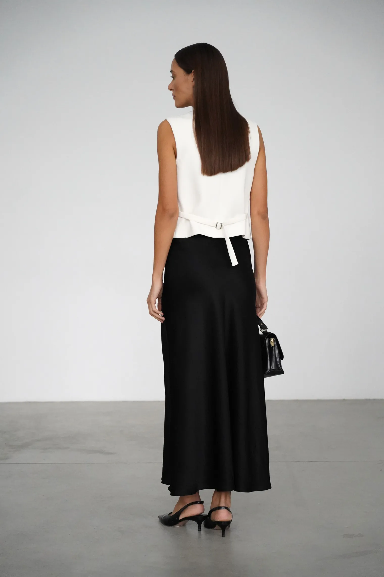 Юбка атласная удлиненная чёрного цвета фото 4