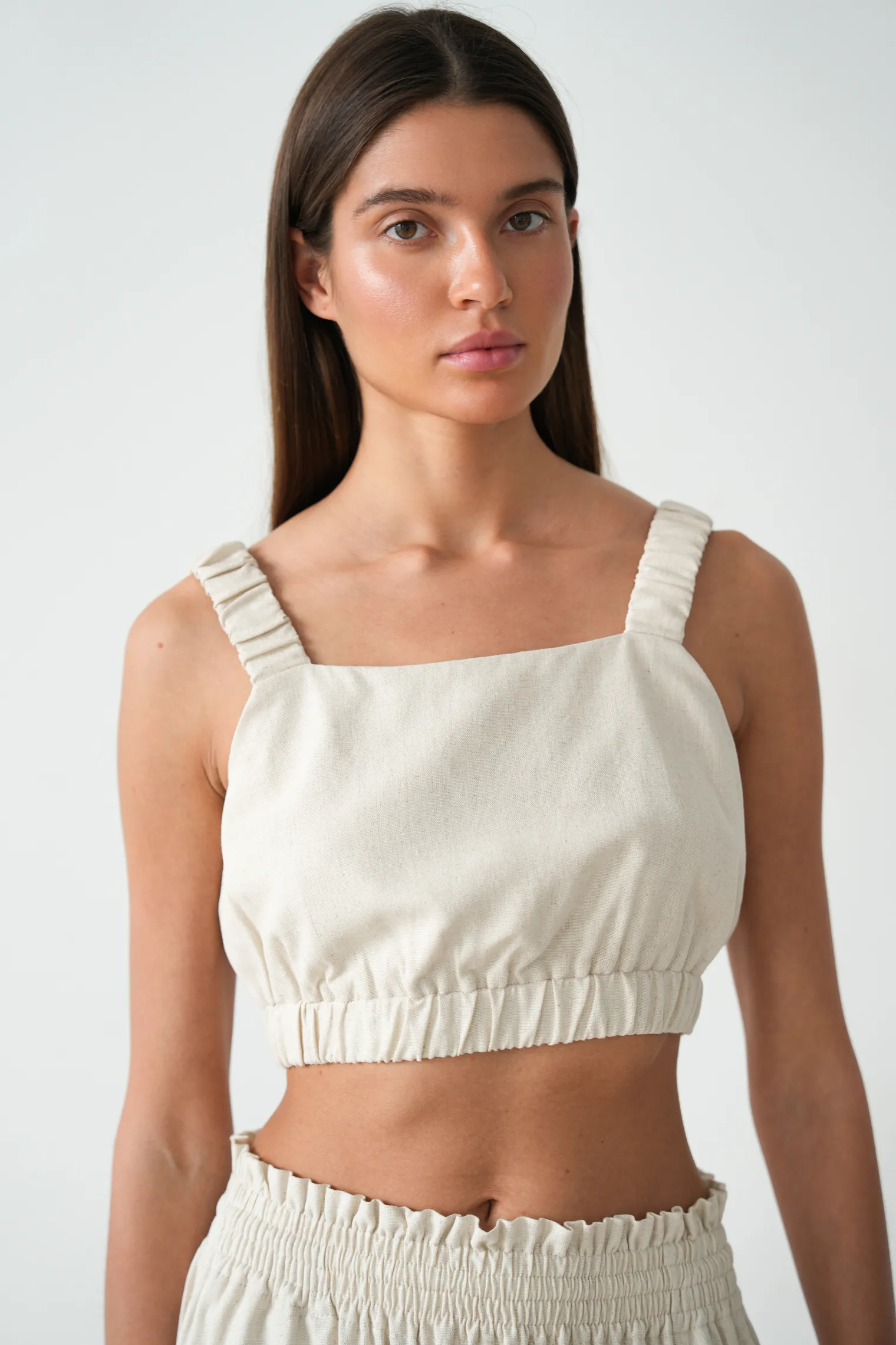 Топ на бретелях цвета лён фото 1