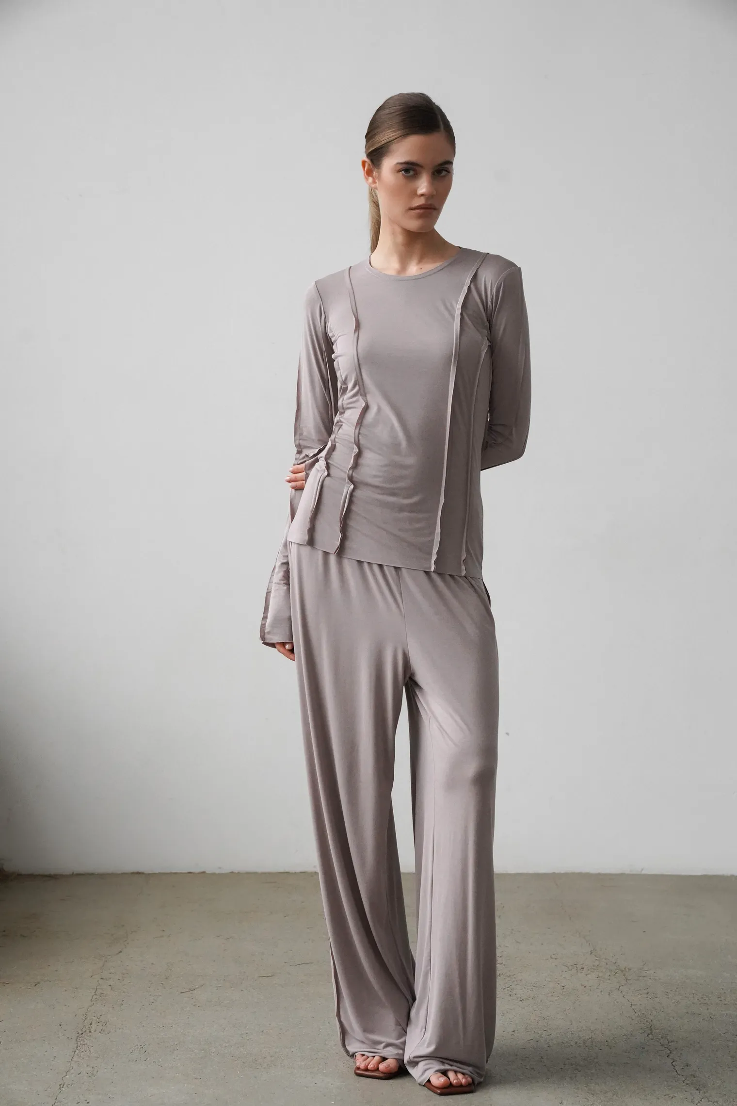 Лонгслив с удлинённым рукавом цвета капучино фото 6