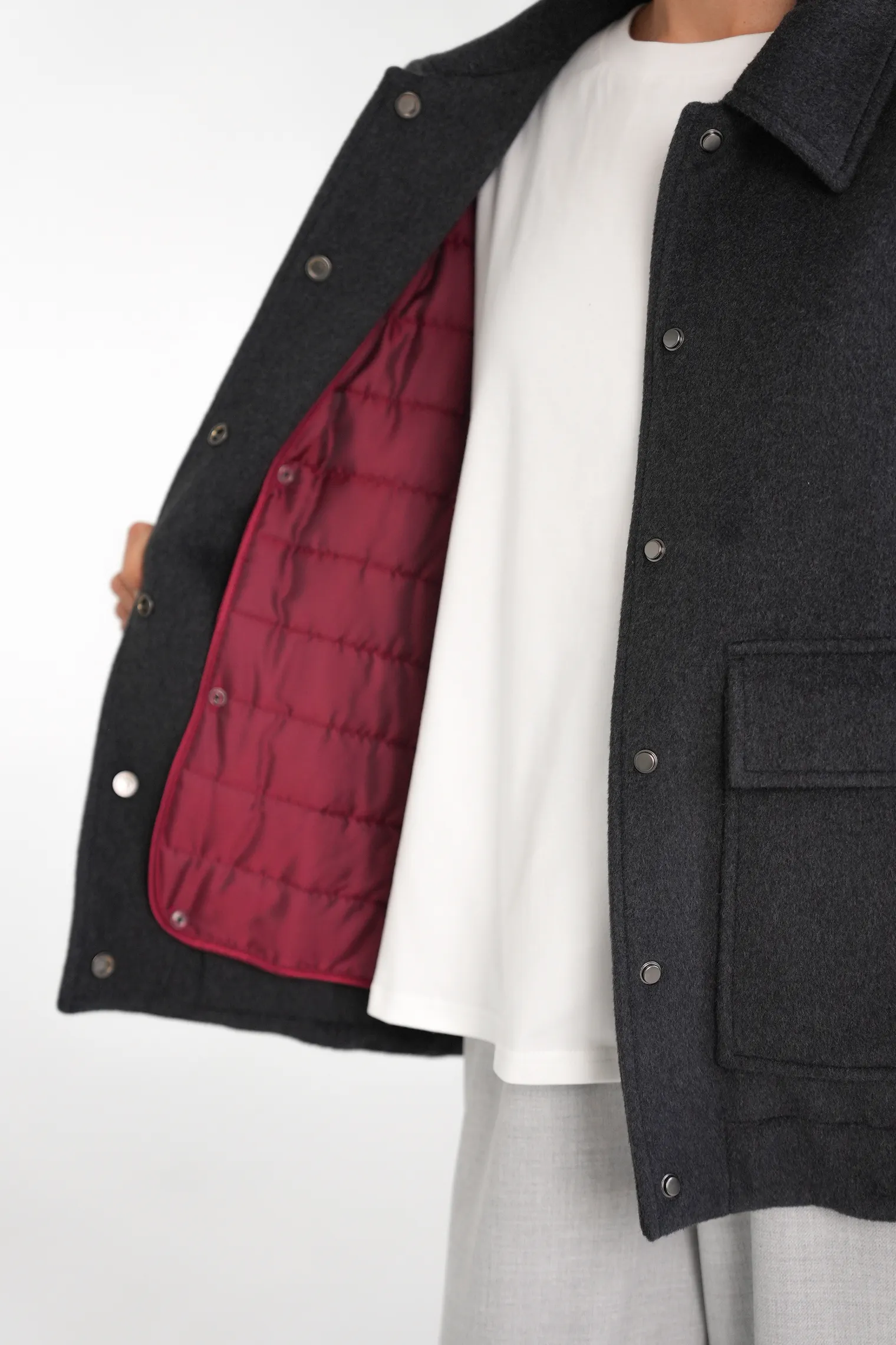 Бомбер свободного кроя из шерсти графитового цвета фото 5