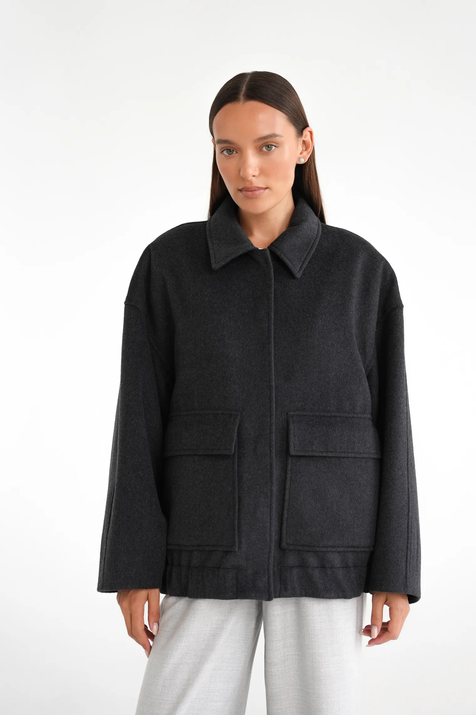 Бомбер свободного кроя из шерсти графитового цвета фото 7