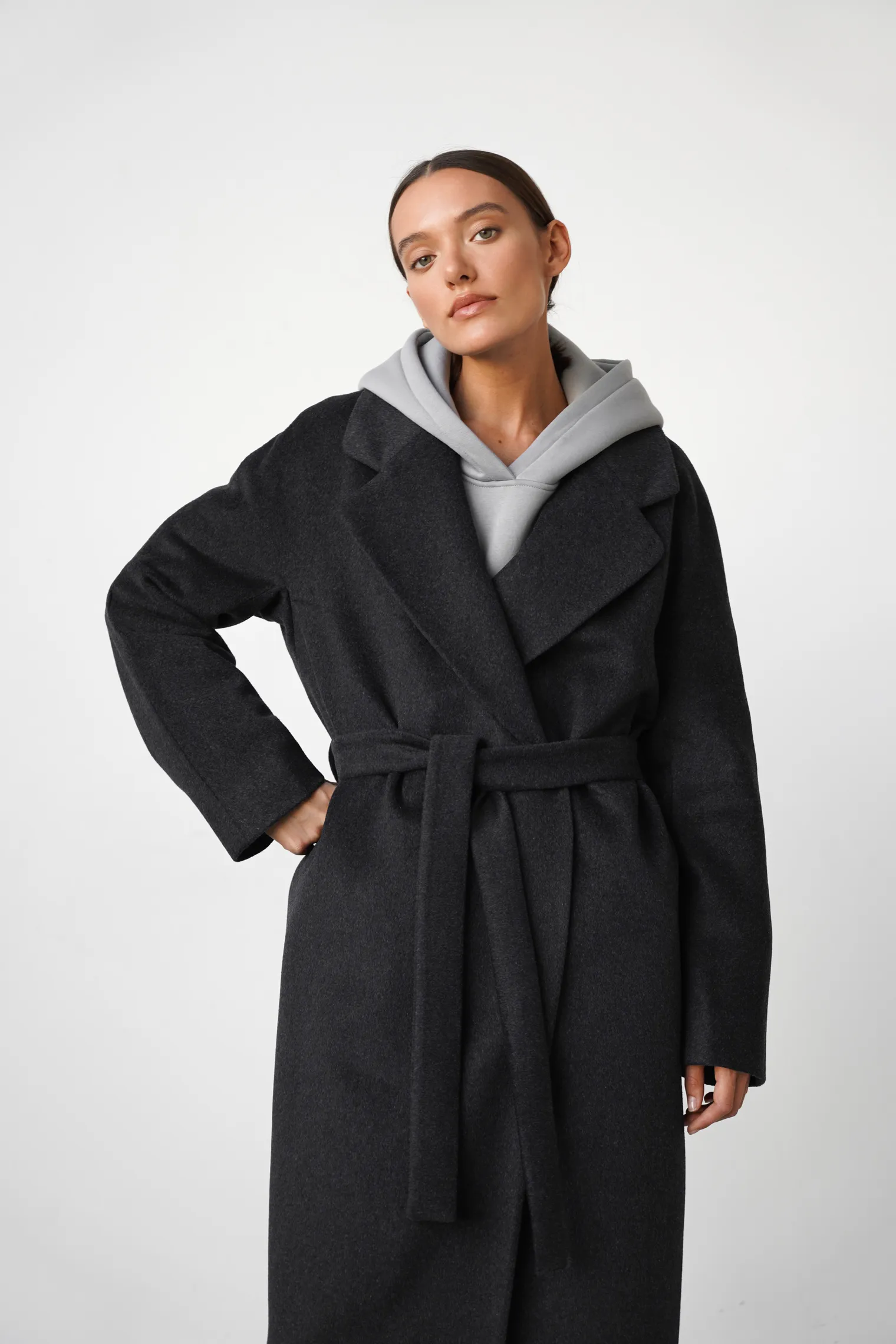 Пальто-халат с поясом графитового цвета фото 6