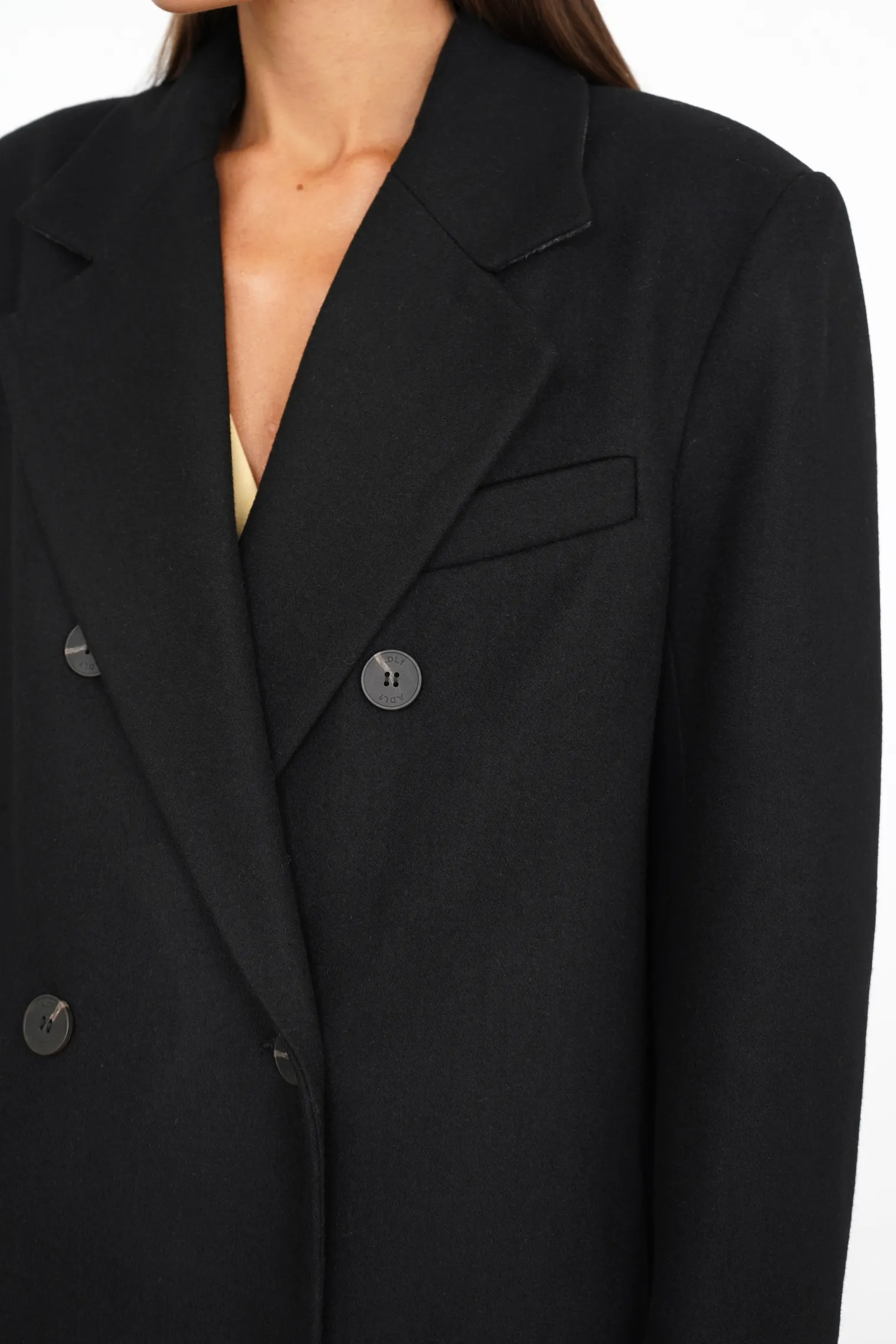 Пальто двубортное с втачным рукавом с поясом чёрного цвета фото 7