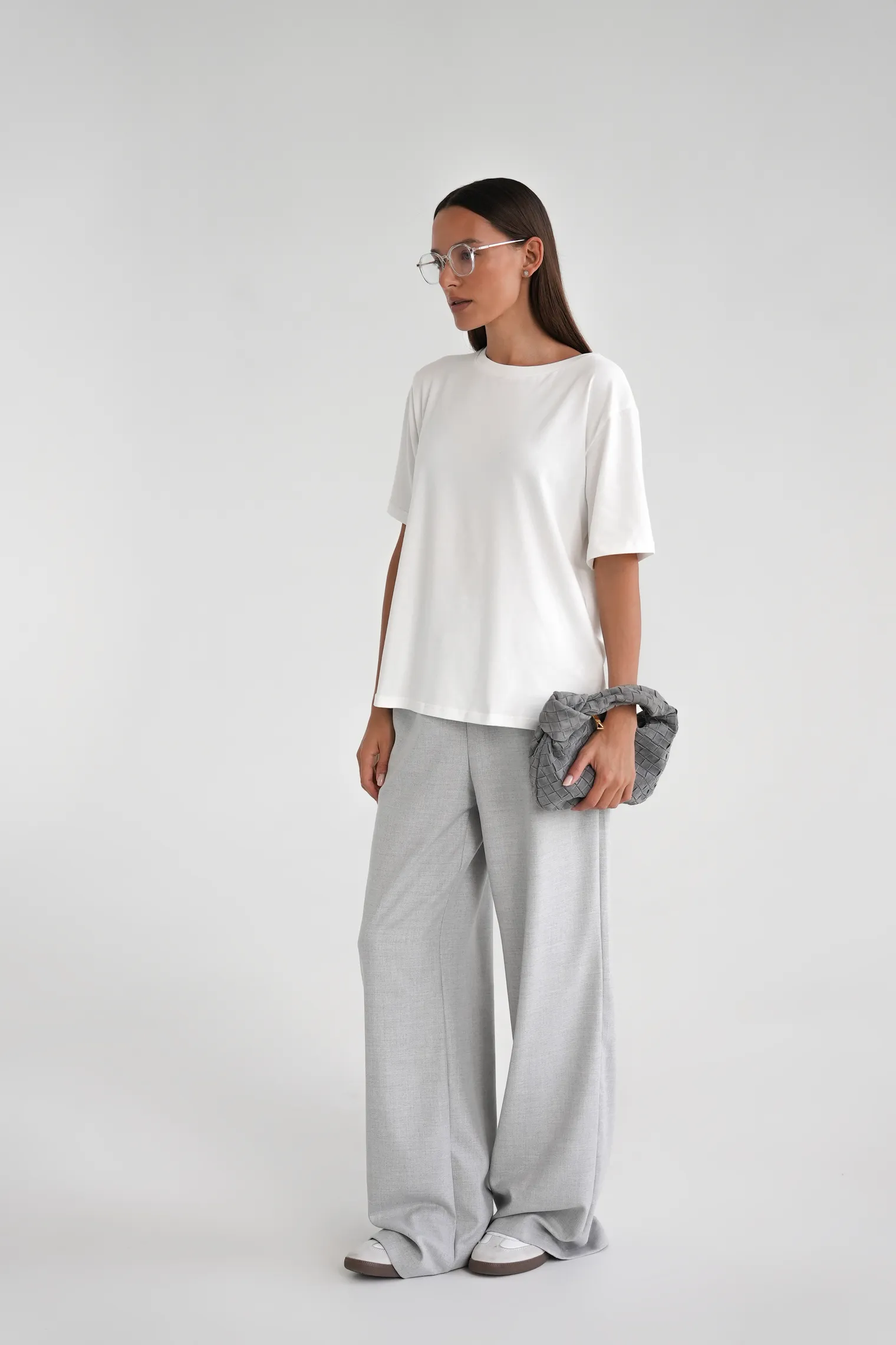 Футболка свободного кроя цвета тофу фото 7