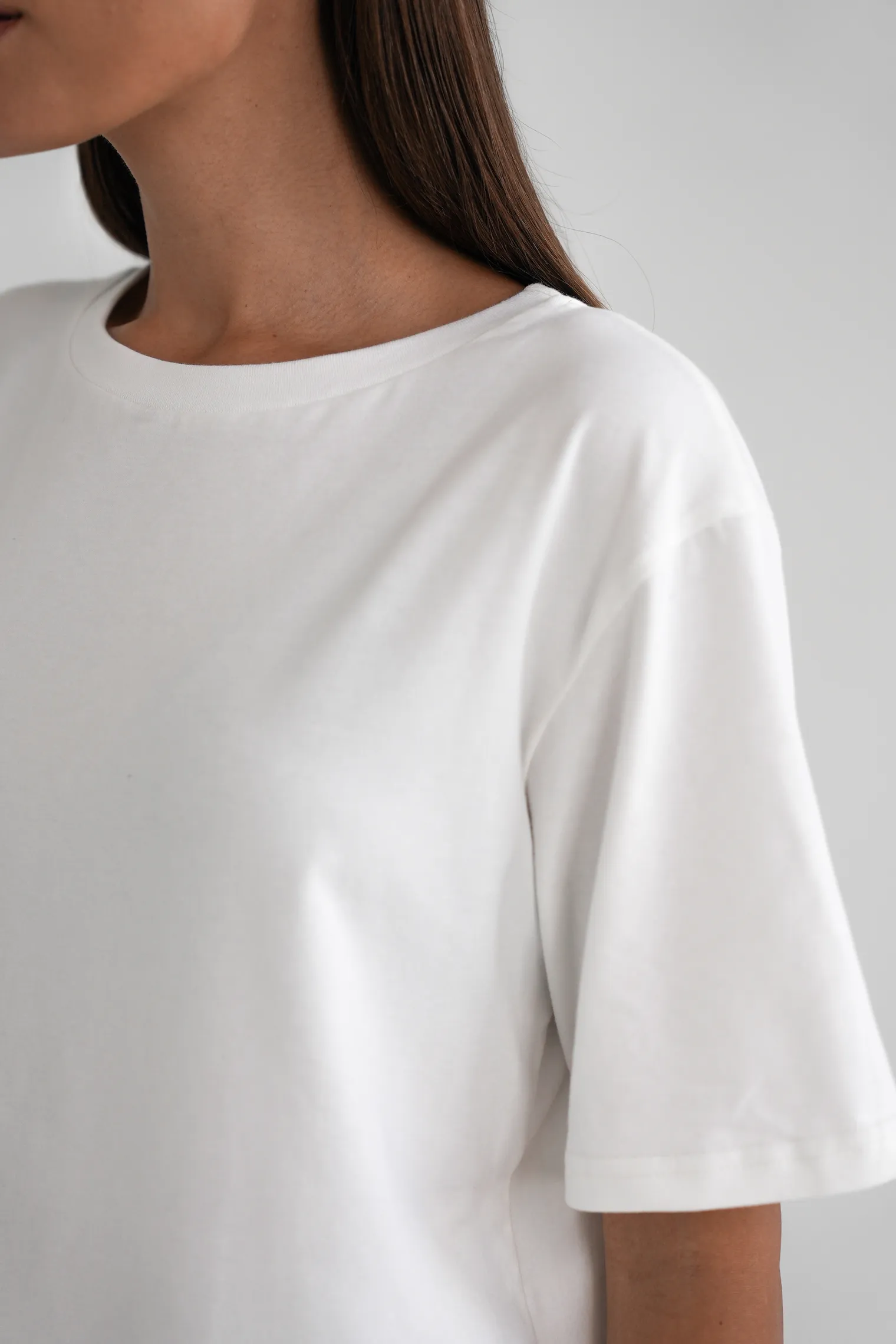 Футболка свободного кроя цвета тофу фото 6