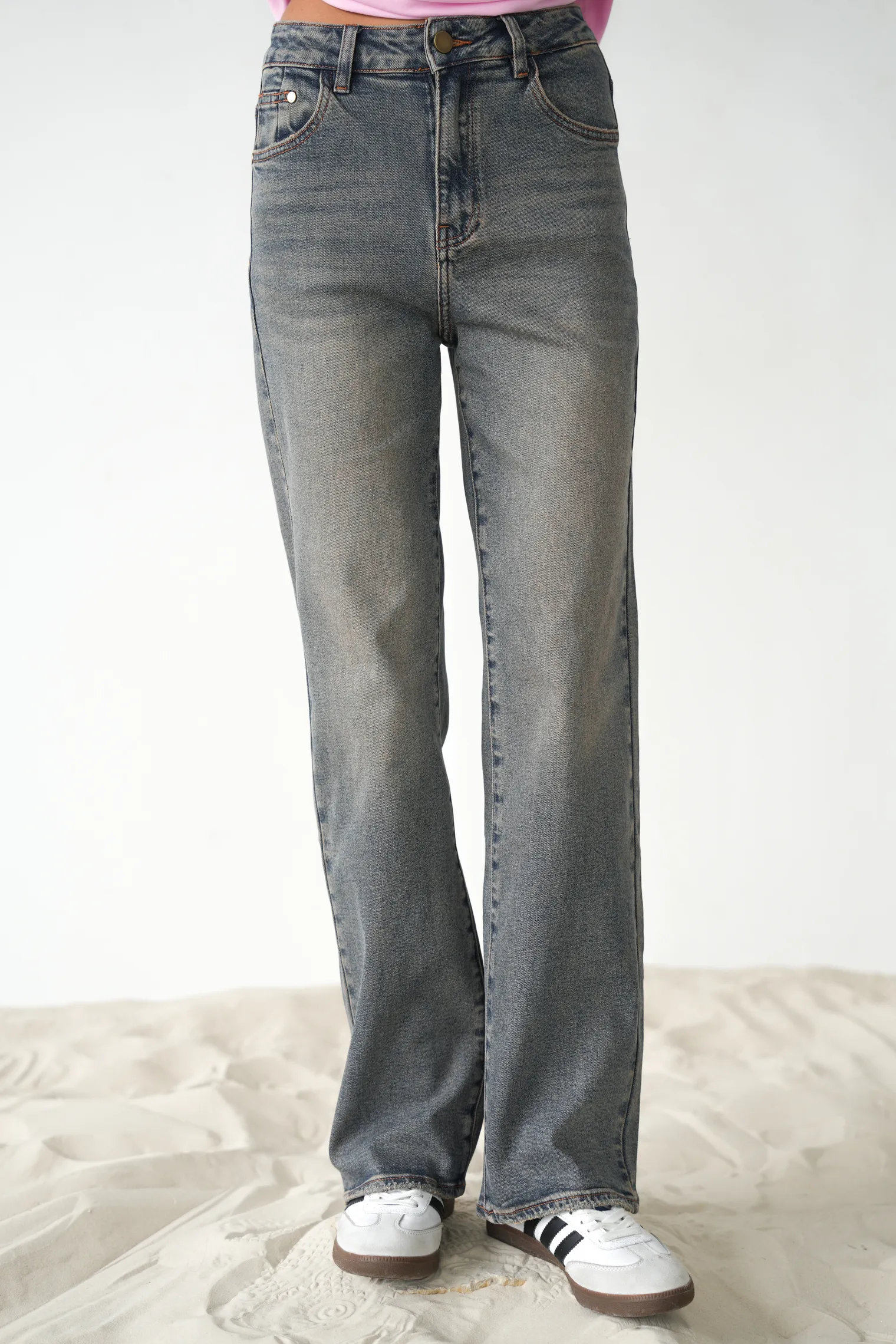 Джинсы прямого кроя в винтажном стиле голубого цвета фото 5