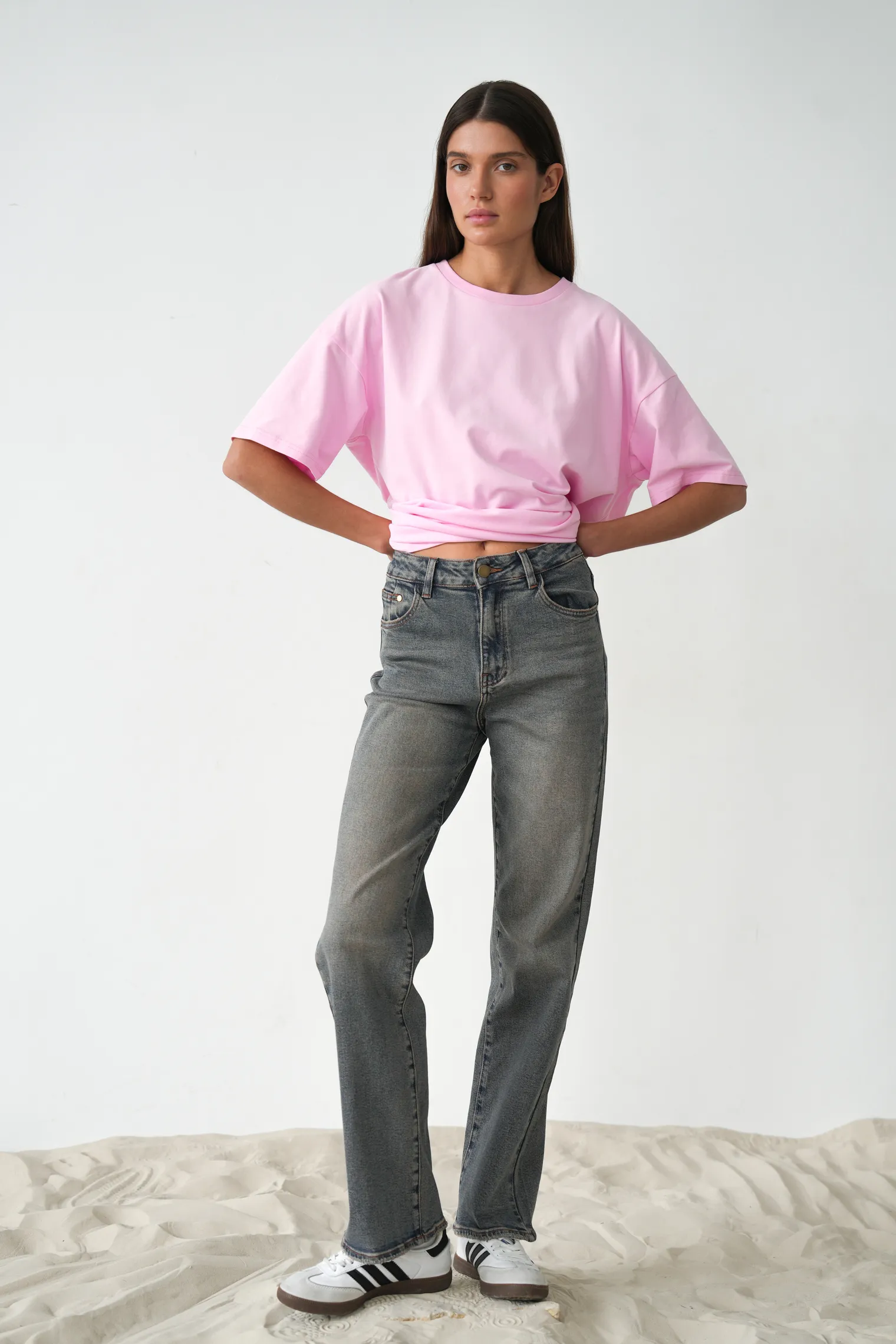 Джинсы прямого кроя в винтажном стиле голубого цвета фото 3