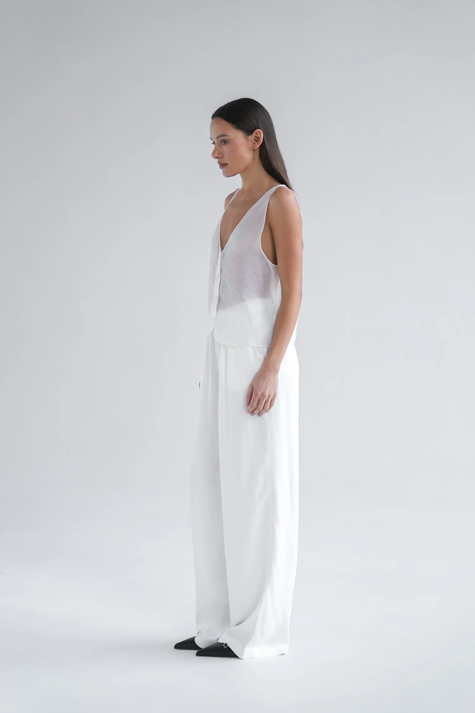 Жилет из прозрачной ткани белого цвета фото 6