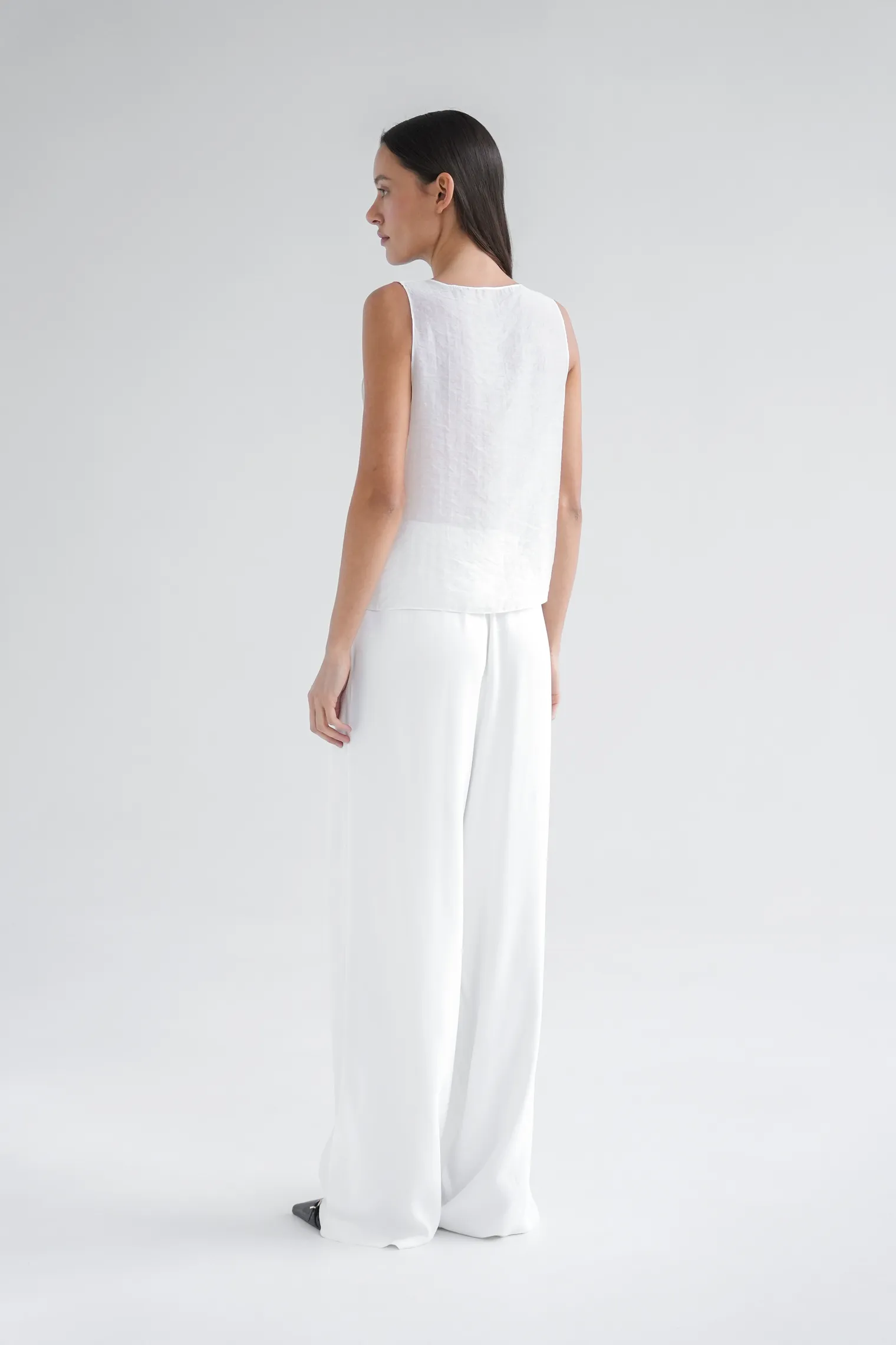 Жилет из прозрачной ткани белого цвета фото 7