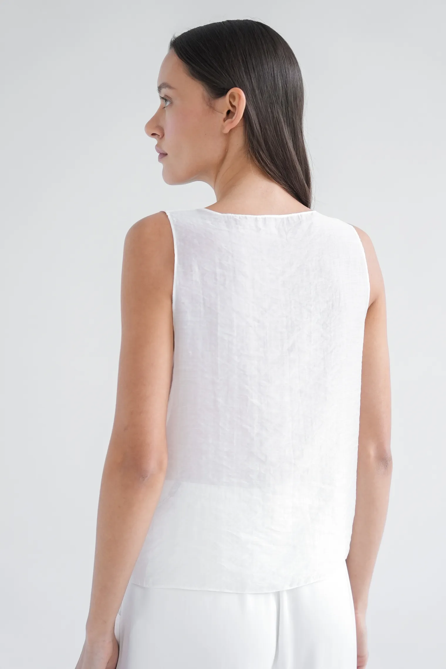 Жилет из прозрачной ткани белого цвета фото 4