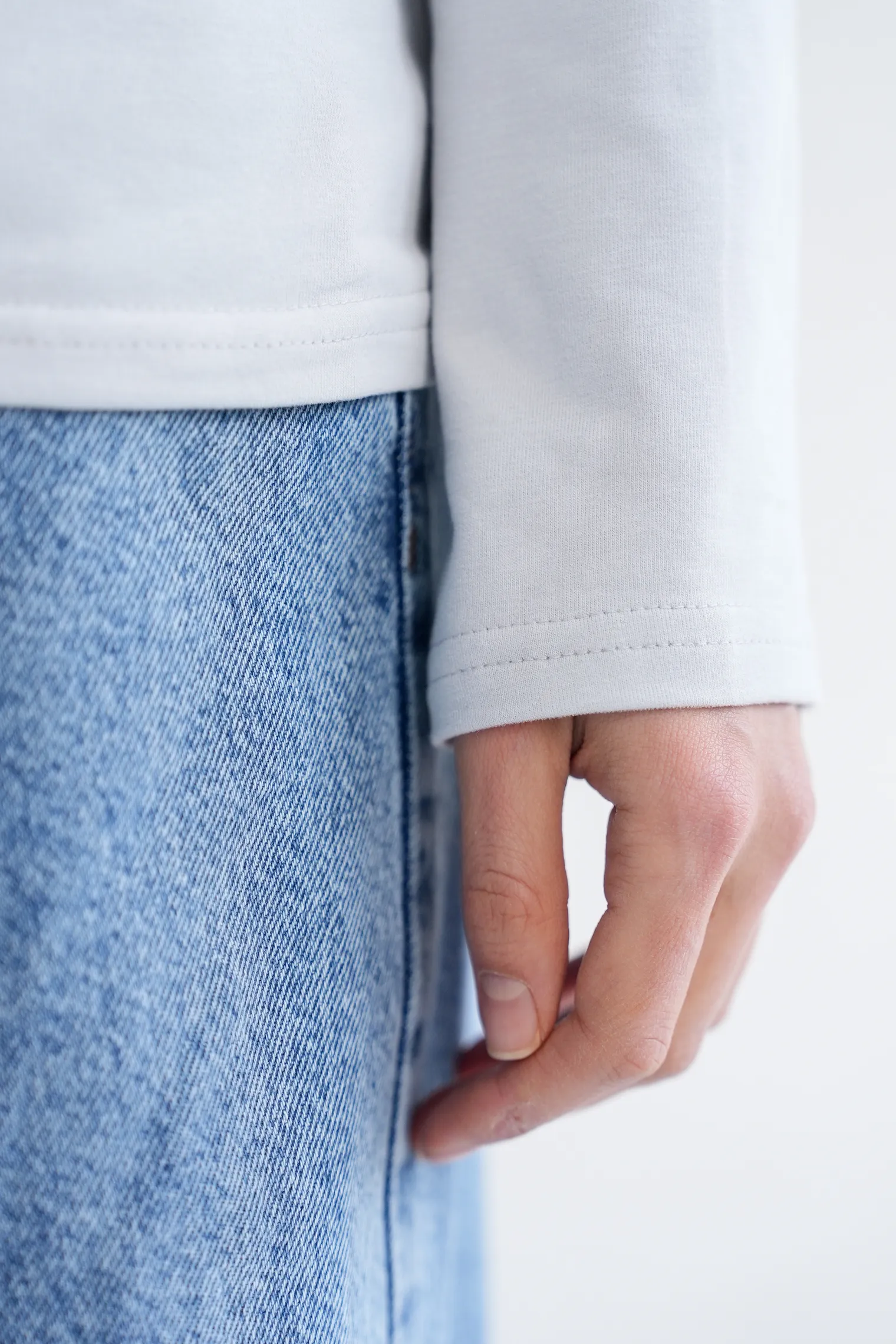 Лонгслив базовый пепельного цвета фото 10