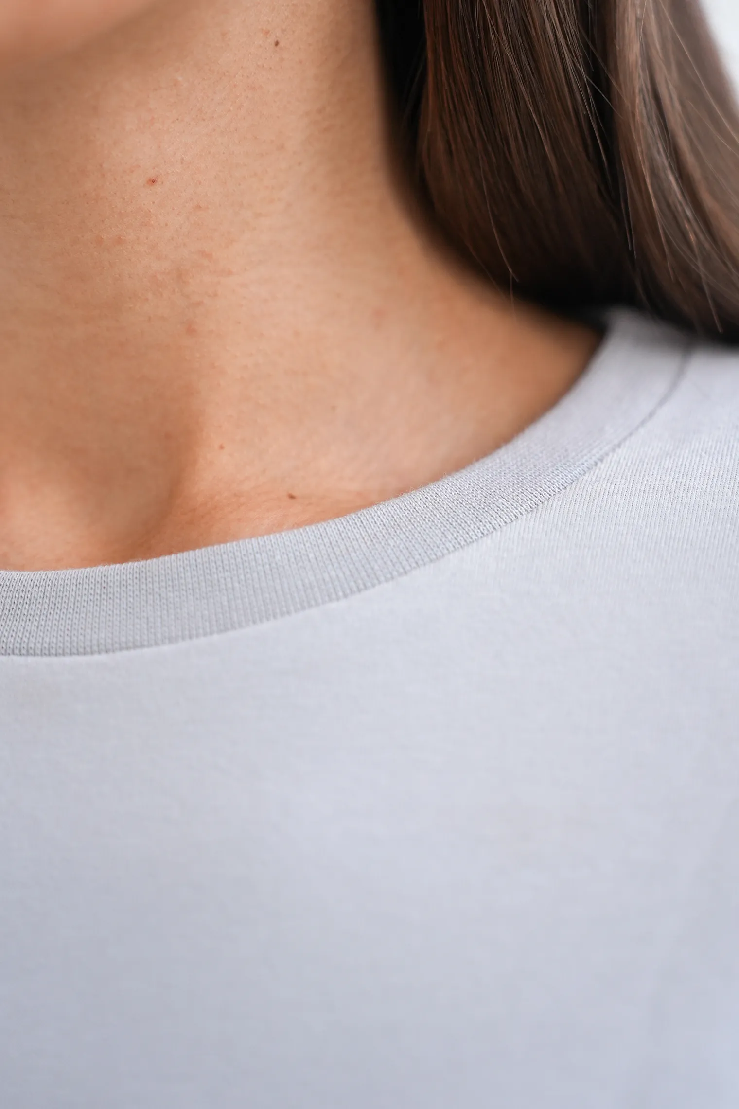 Лонгслив базовый пепельного цвета фото 2