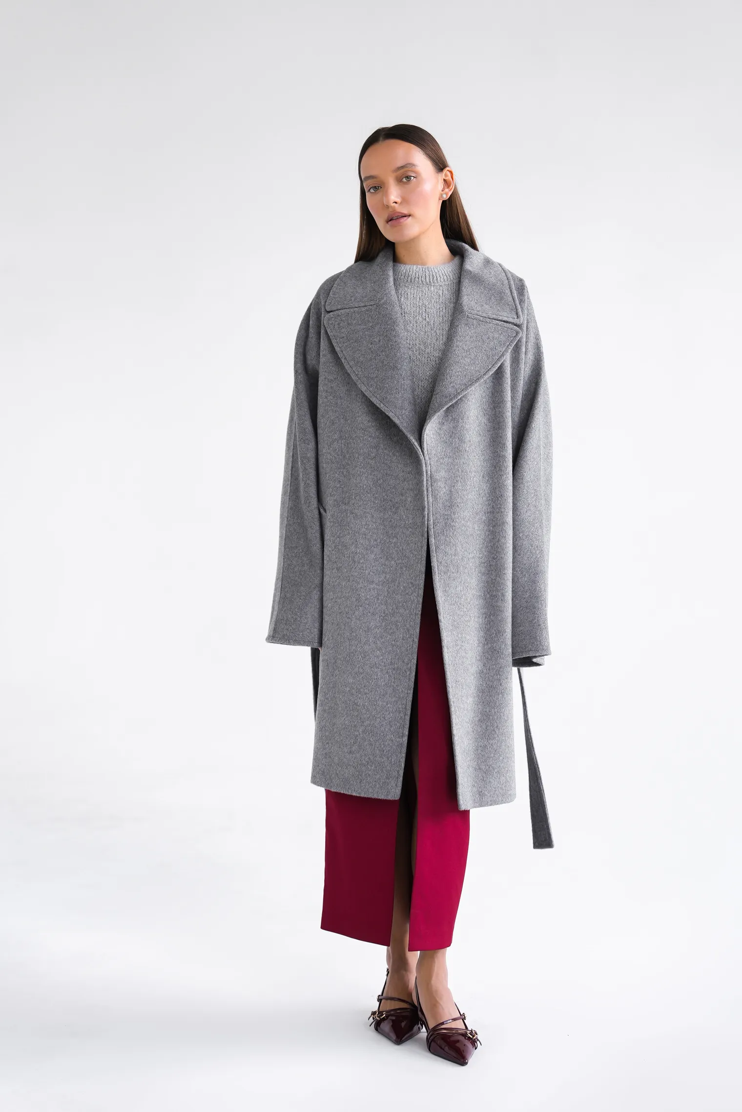 Пальто-халат укороченное с цельнокройным рукавом пепельного цвета фото 7