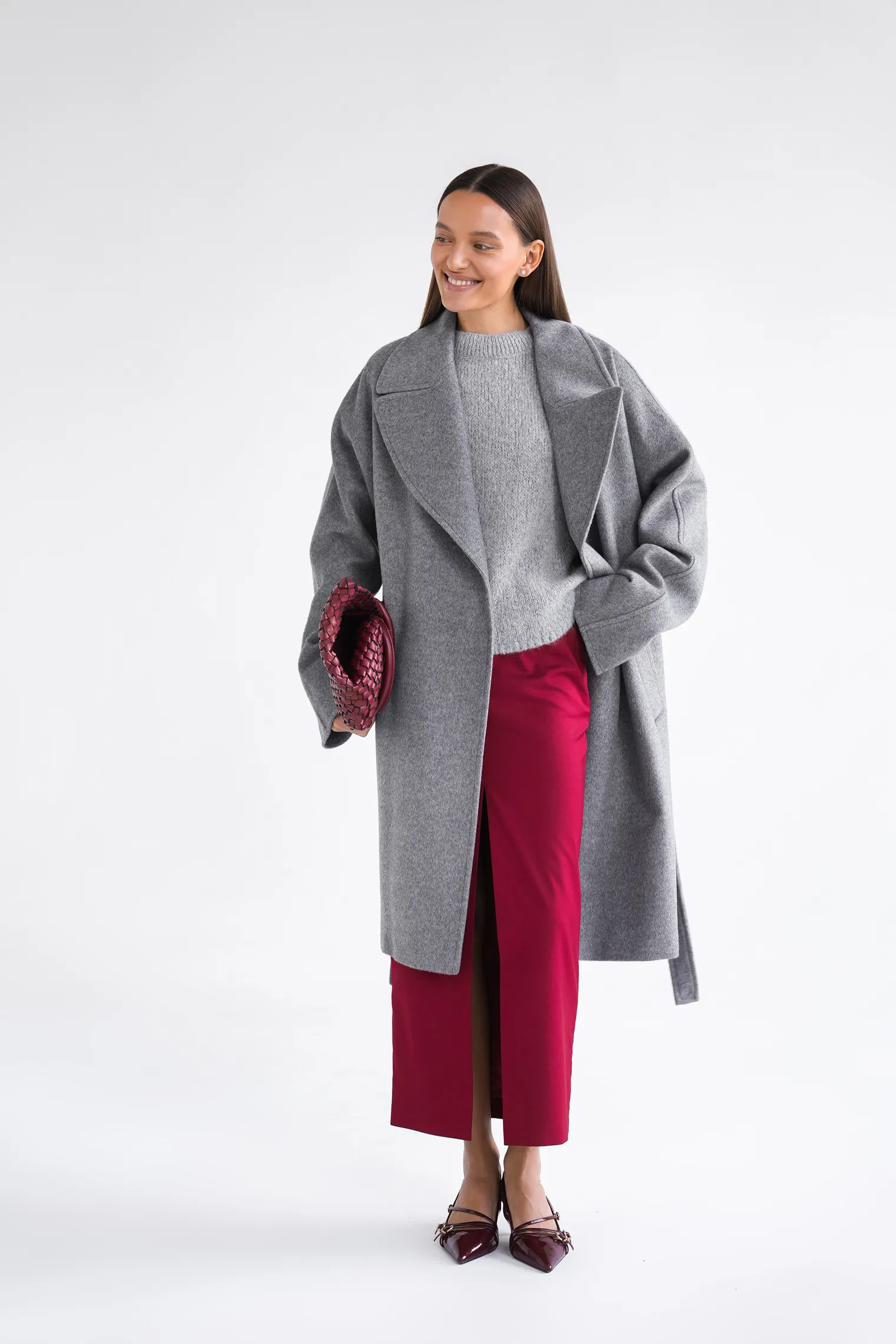 Пальто-халат укороченное с цельнокройным рукавом пепельного цвета фото 1