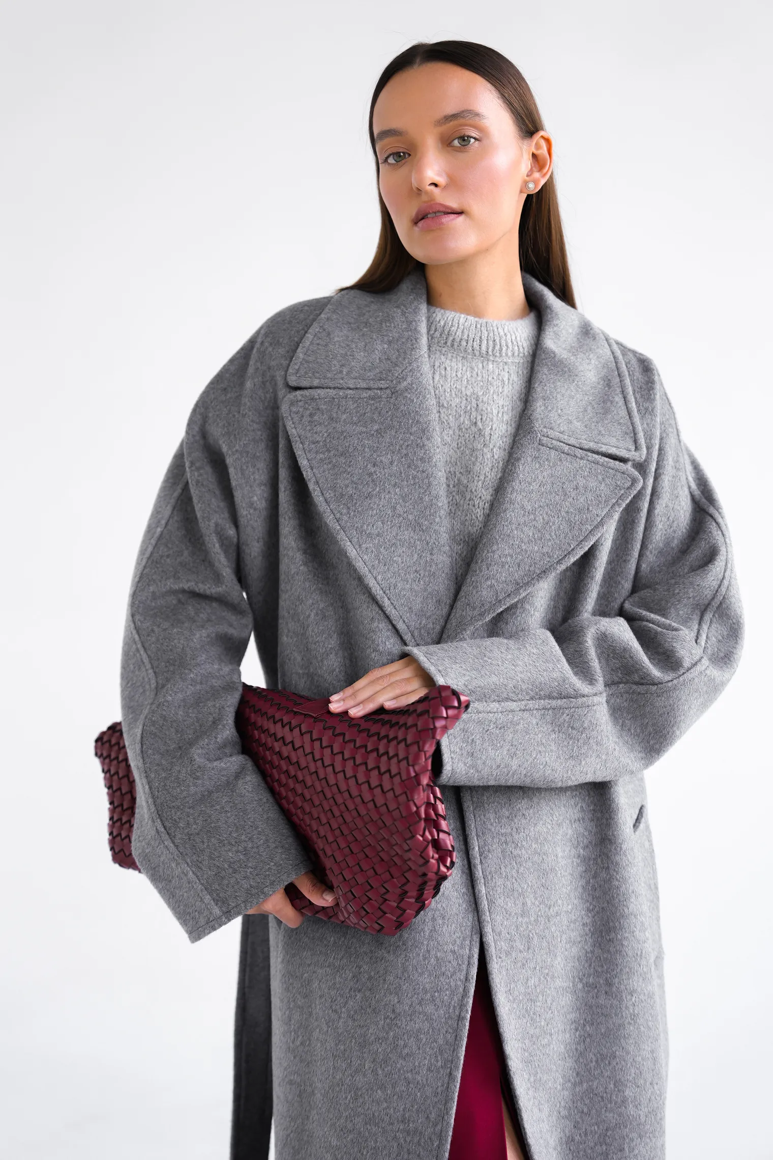 Пальто-халат укороченное с цельнокройным рукавом пепельного цвета фото 2