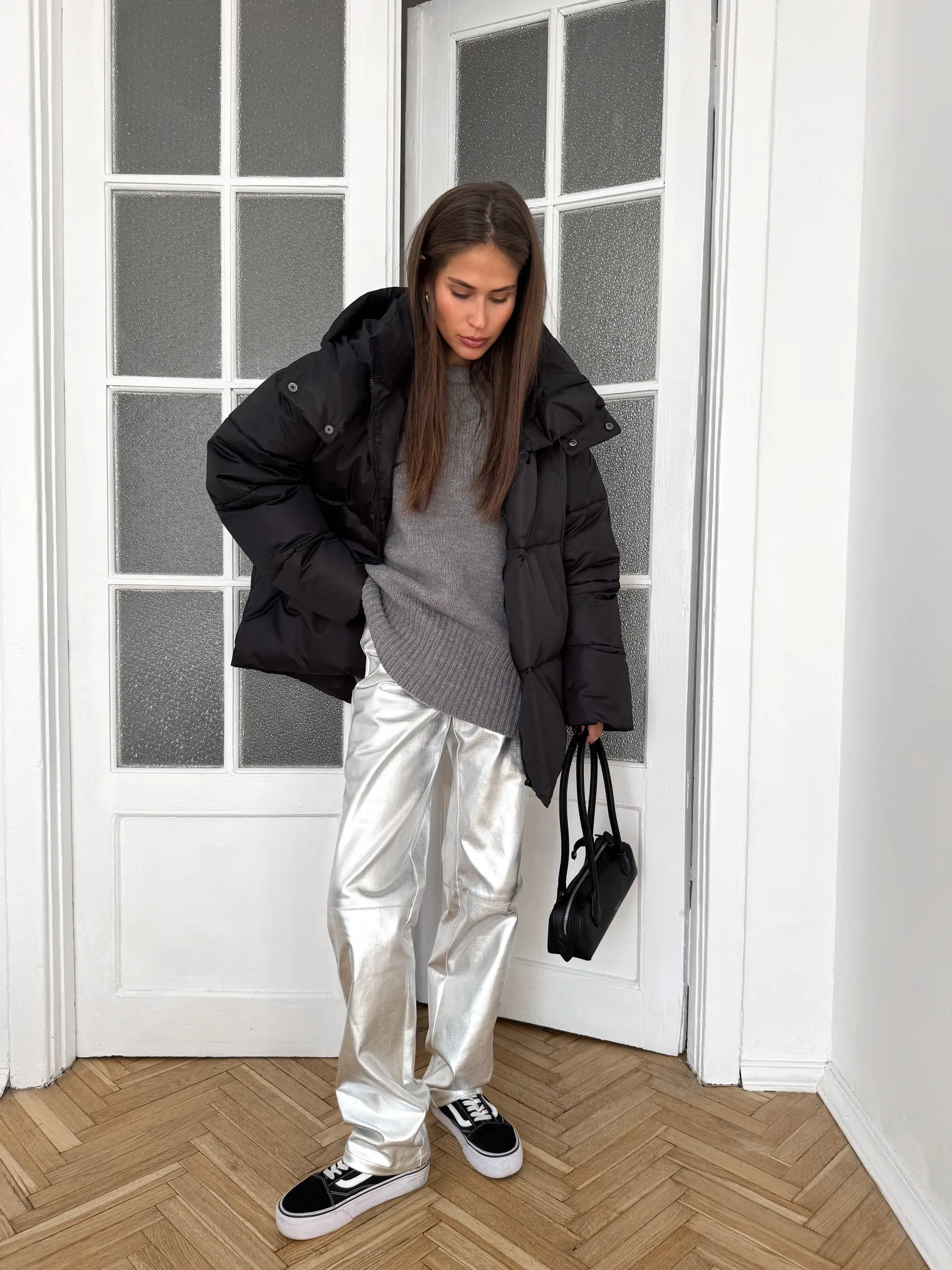 Пуховик Montclair чёрного цвета фото 23