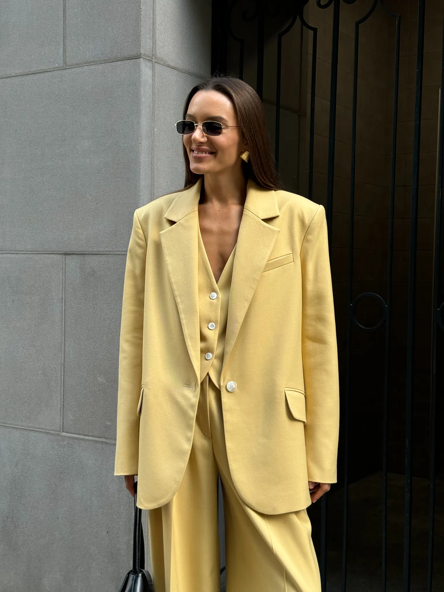 Брюки Zara цвета молочный лимон фото 4