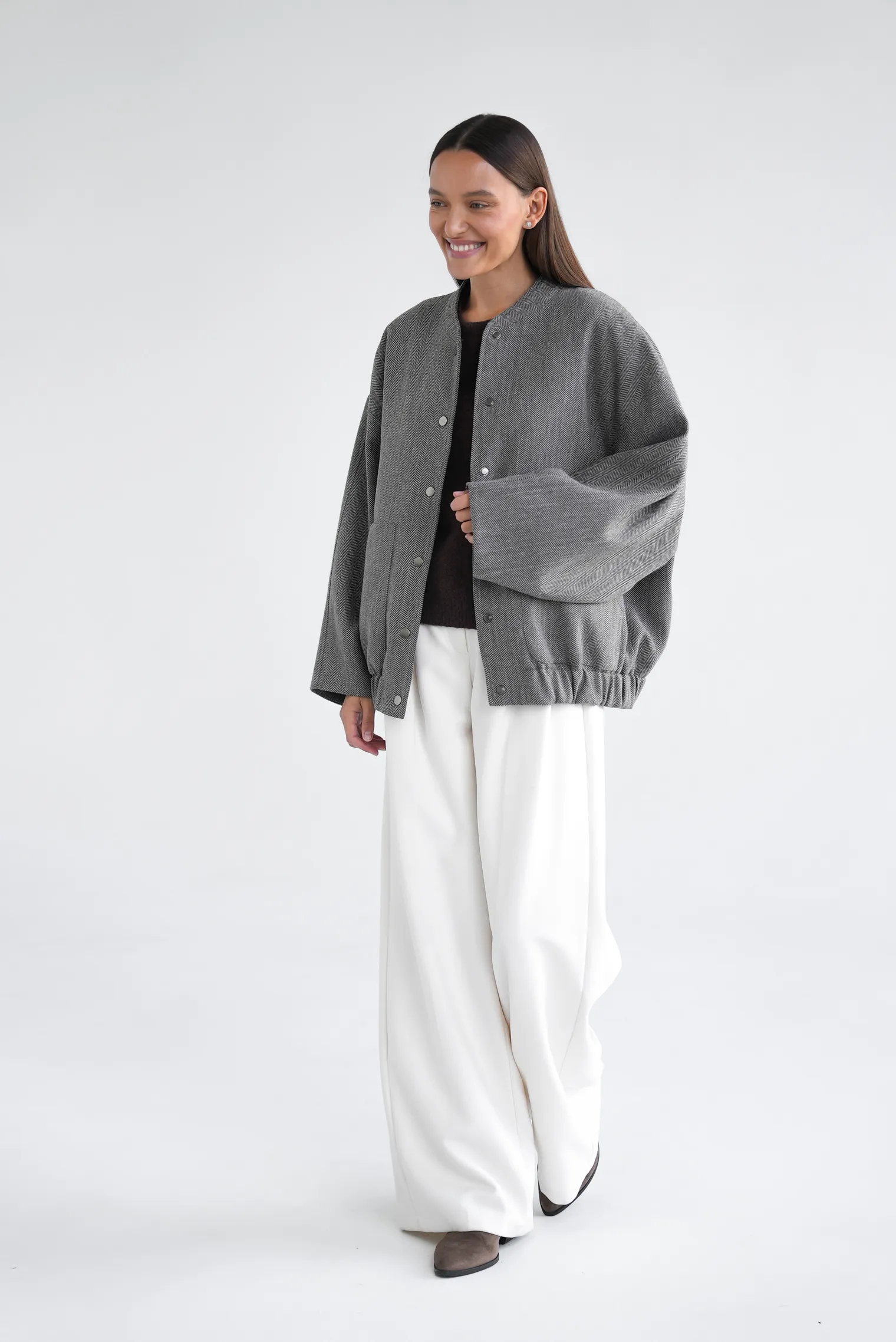 Бомбер свободного кроя из шерсти цвета коричневый/серый в ёлочку фото 3